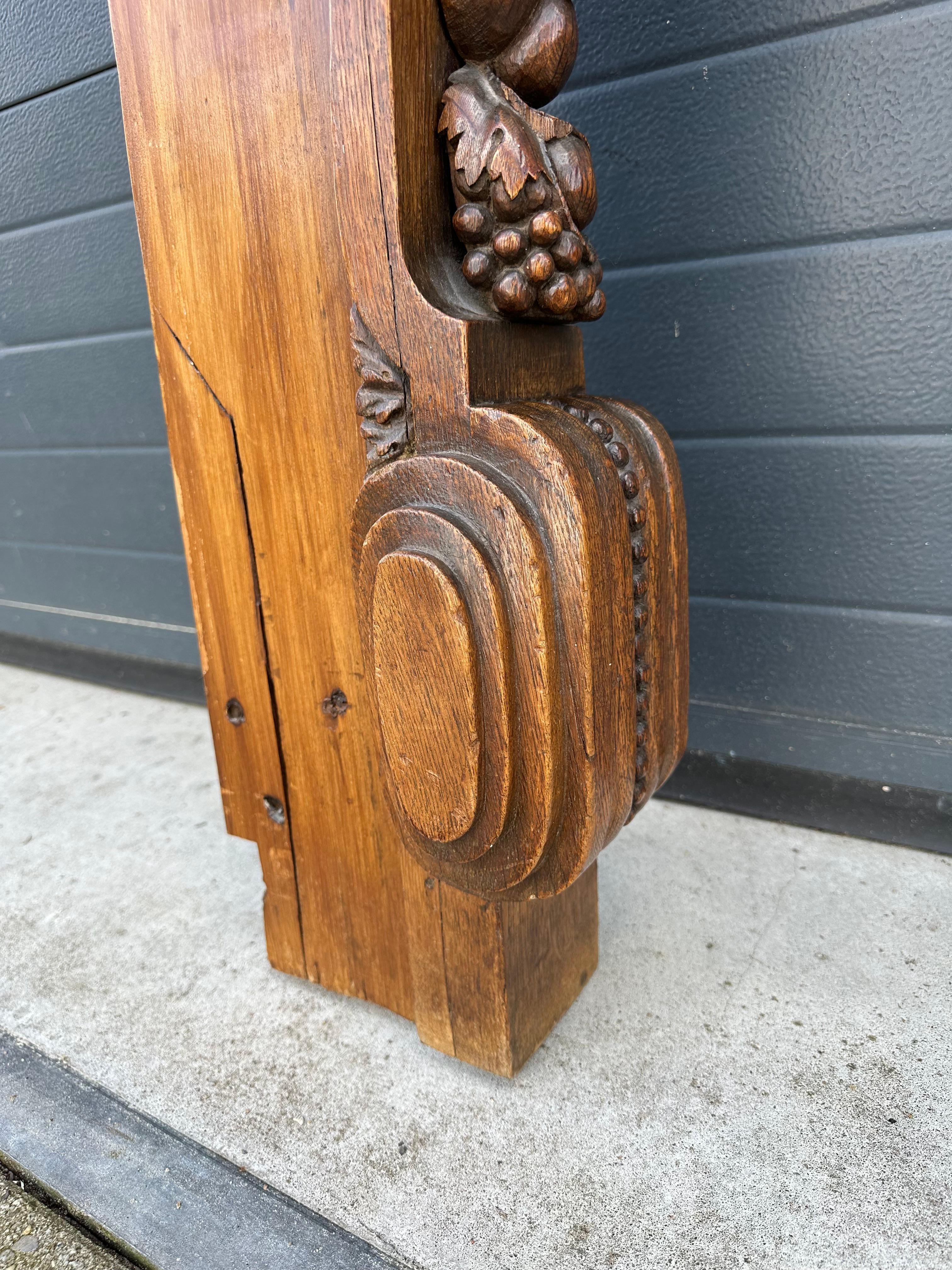 Antique Gothic Revival Carved Oak Stair Rail Newel Post w Angel Sculpture 19thC. For Sale 6