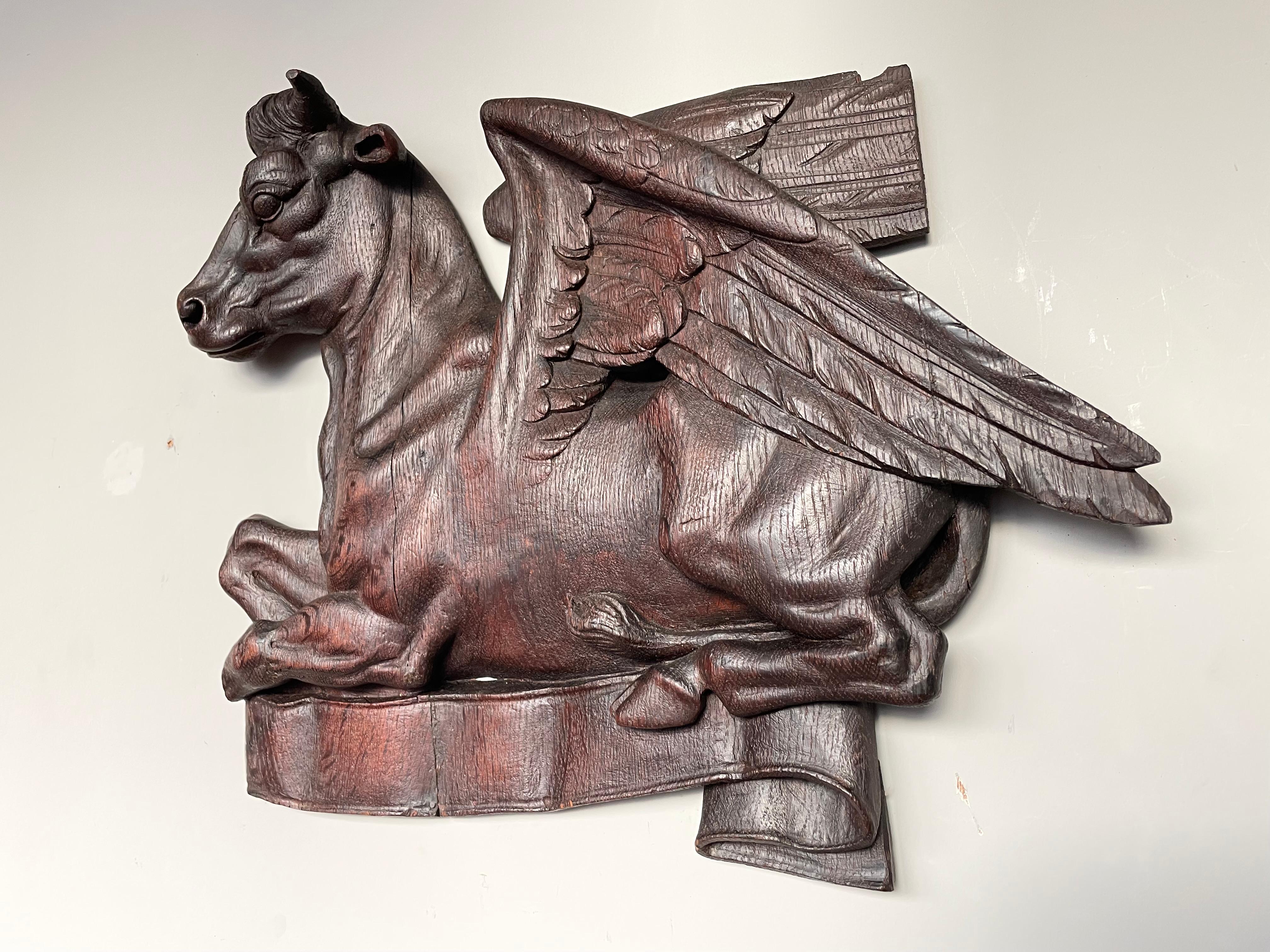 Antique Hand Carved Oak Winged Ox Sculpture, Symbol of Saint Luke the Evangelist In Good Condition For Sale In Lisse, NL