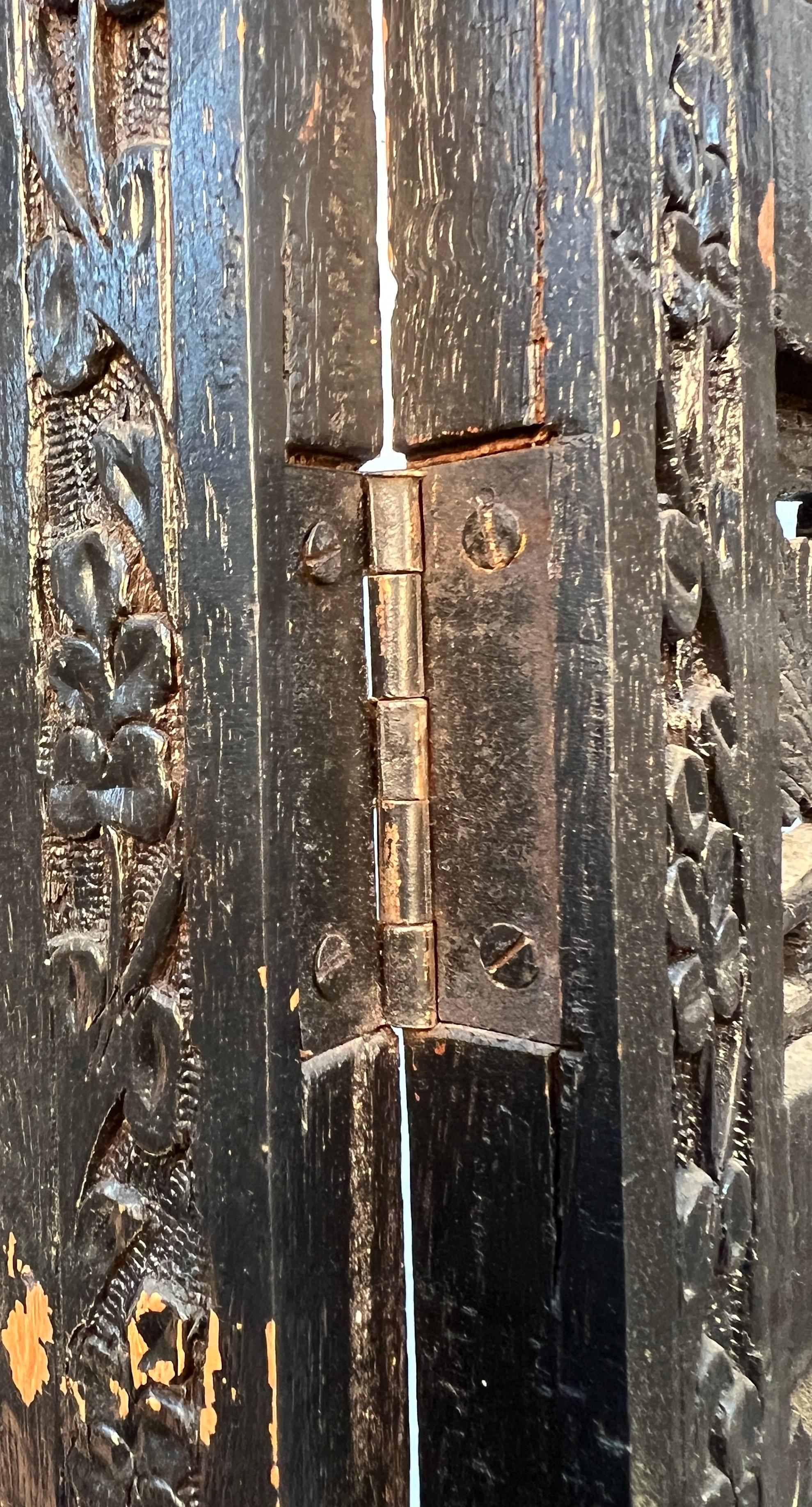 Bois Ancienne séparation de pièce ornementale sculptée à la main en vente