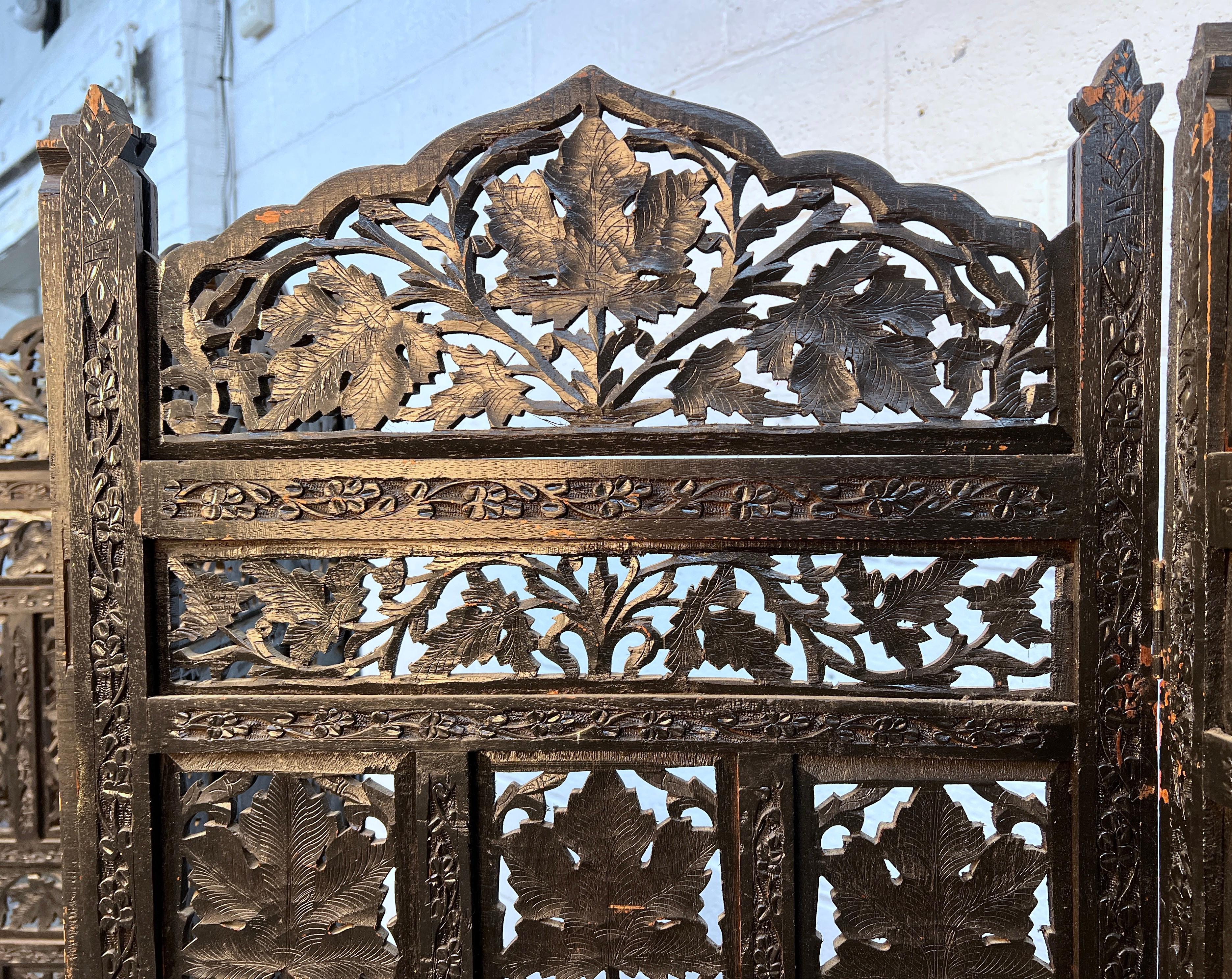 Ancienne séparation de pièce ornementale sculptée à la main en vente 1