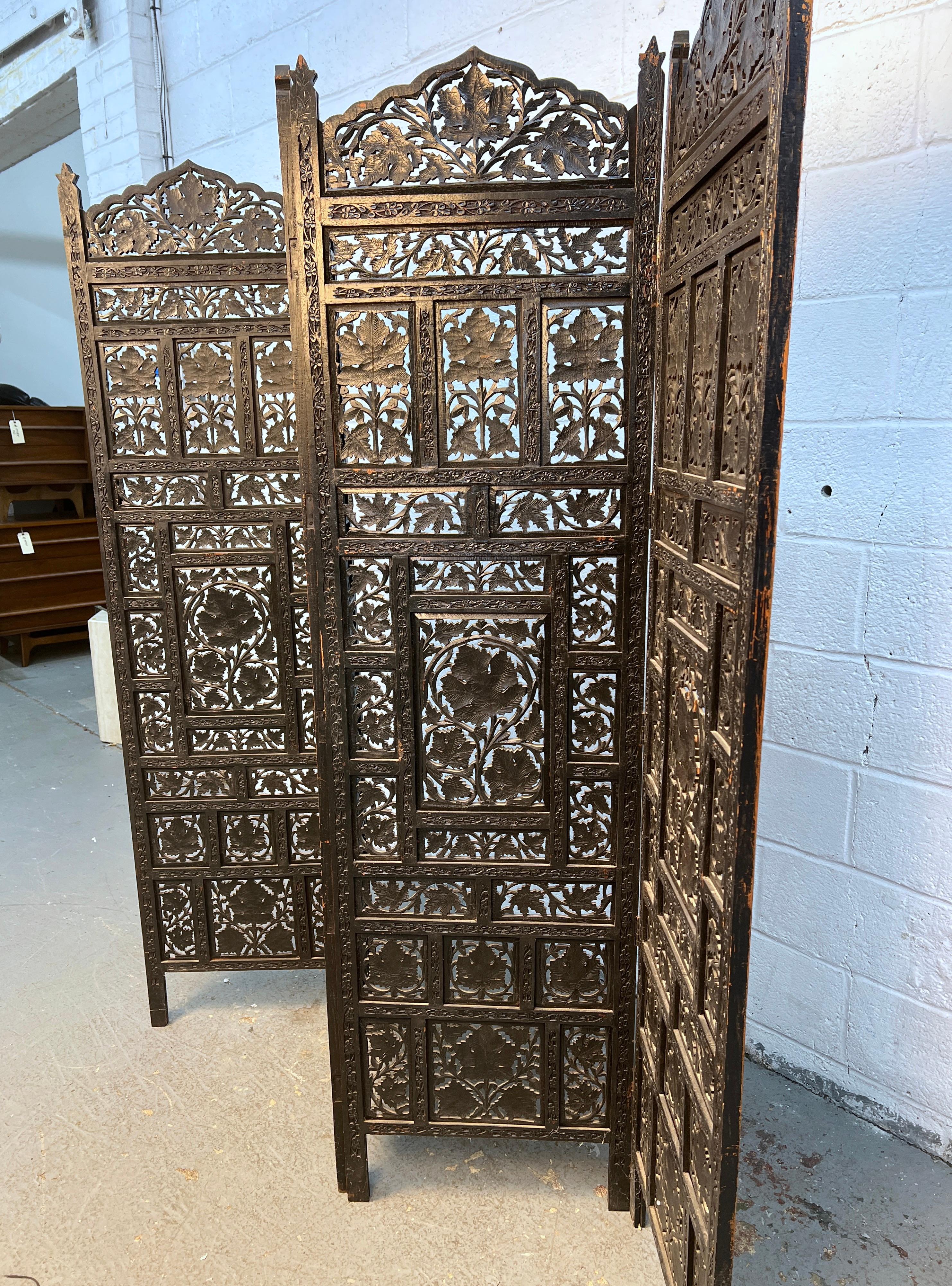 Ancienne séparation de pièce ornementale sculptée à la main en vente 2