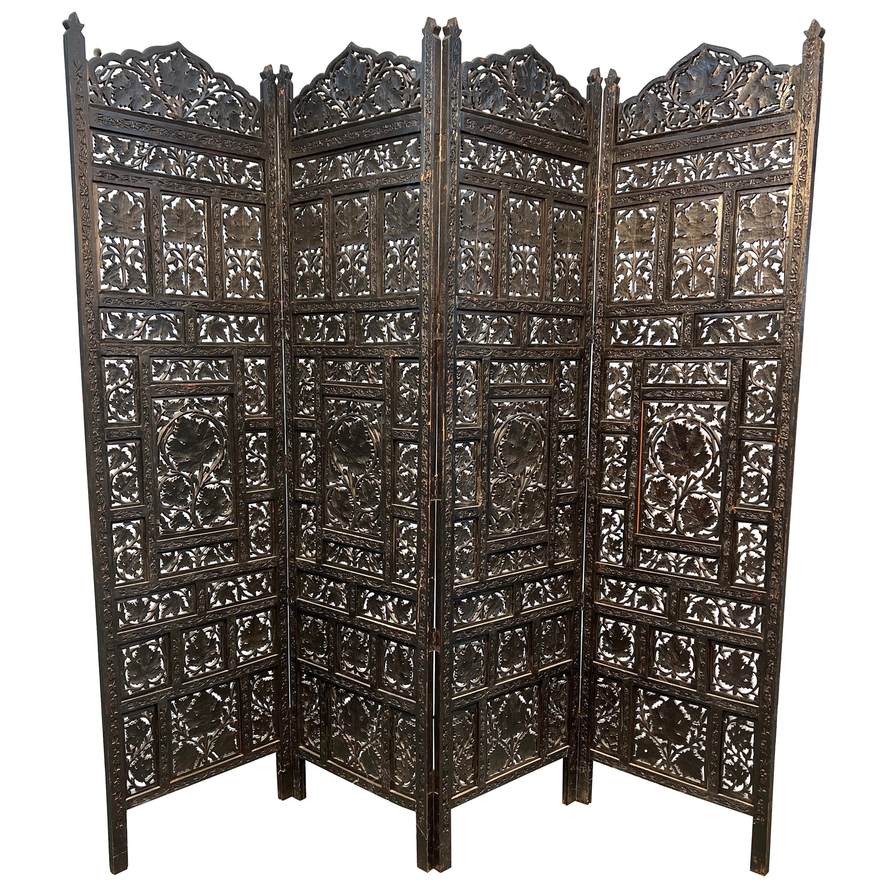 Ancienne séparation de pièce ornementale sculptée à la main