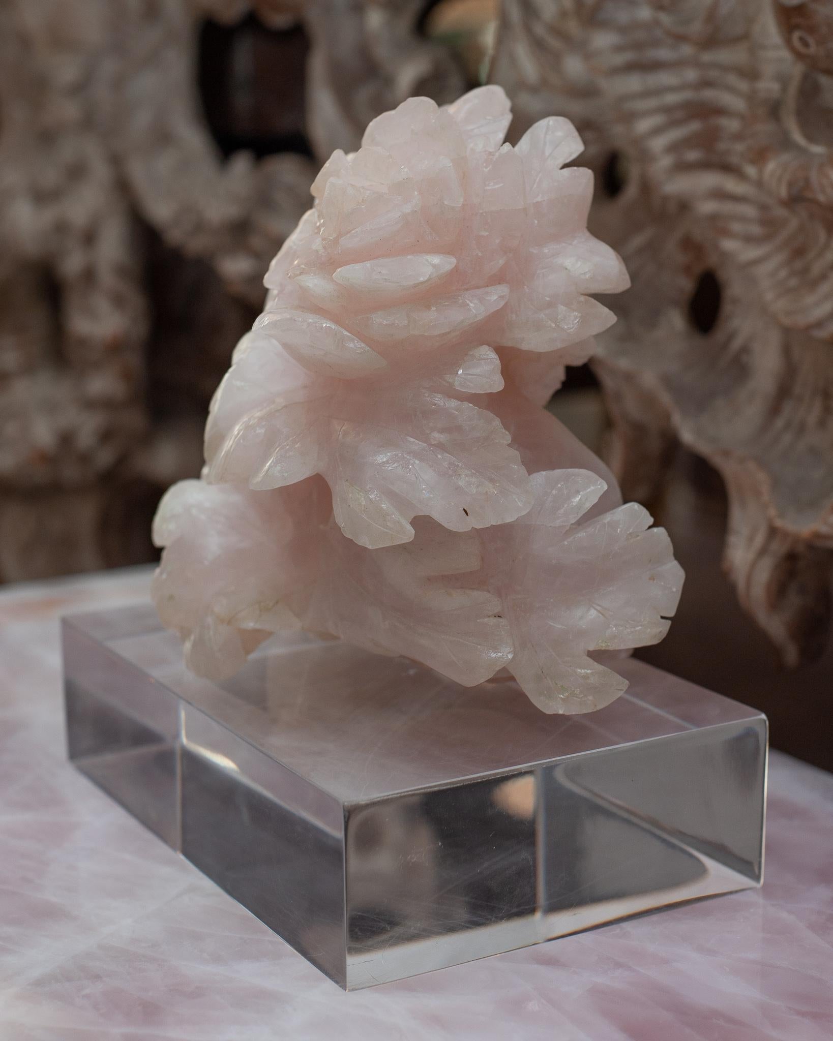 Antique Hand Carved Rose Quartz Flower Sculpture In Good Condition For Sale In Toronto, ON