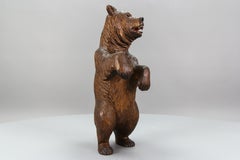 Ancienne figure d'ours debout sculptée à la main, Allemagne, vers 1920