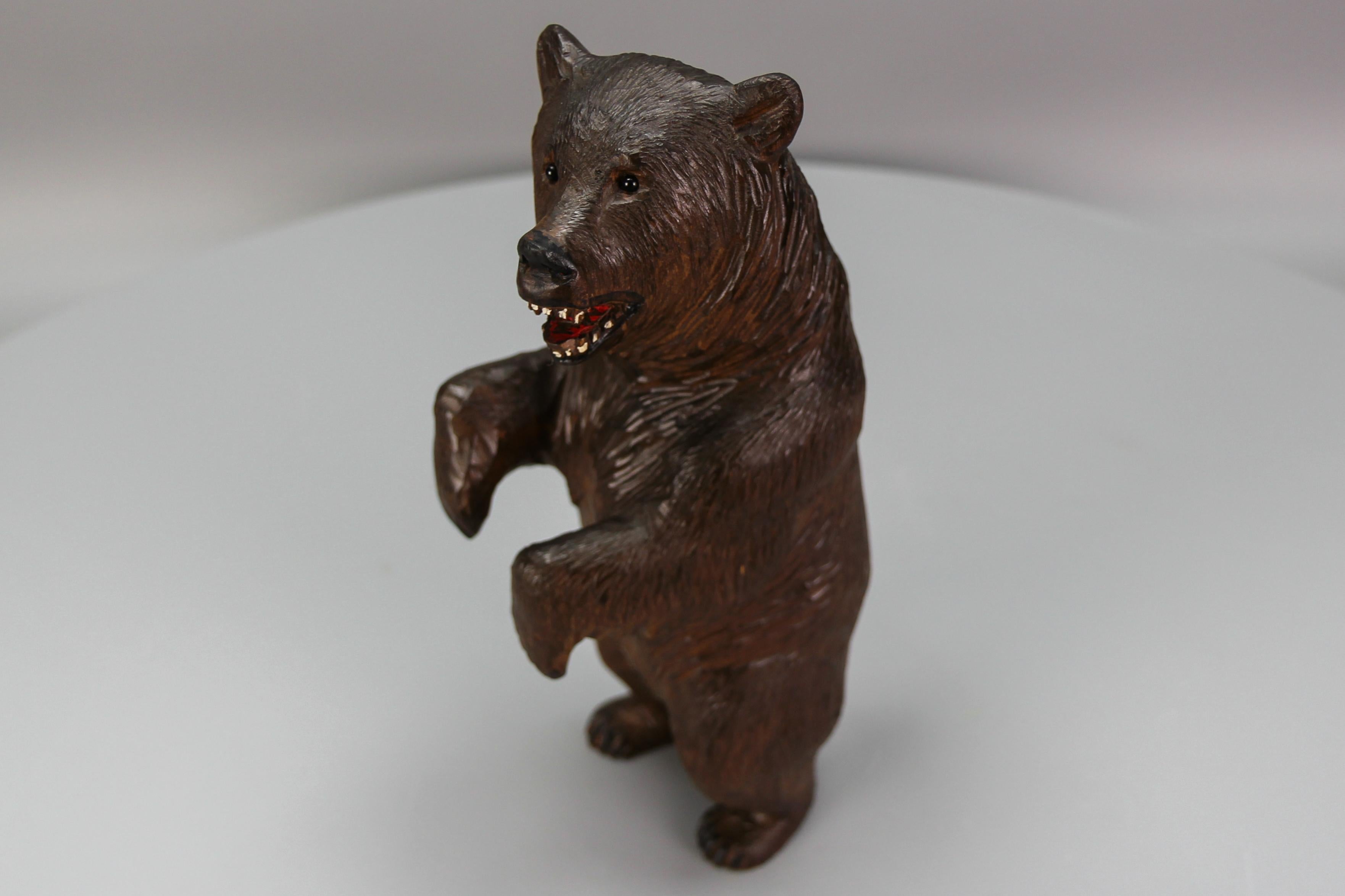 Antique Hand Carved Standing Bear Figure, Germany, circa 1920 In Good Condition In Barntrup, DE