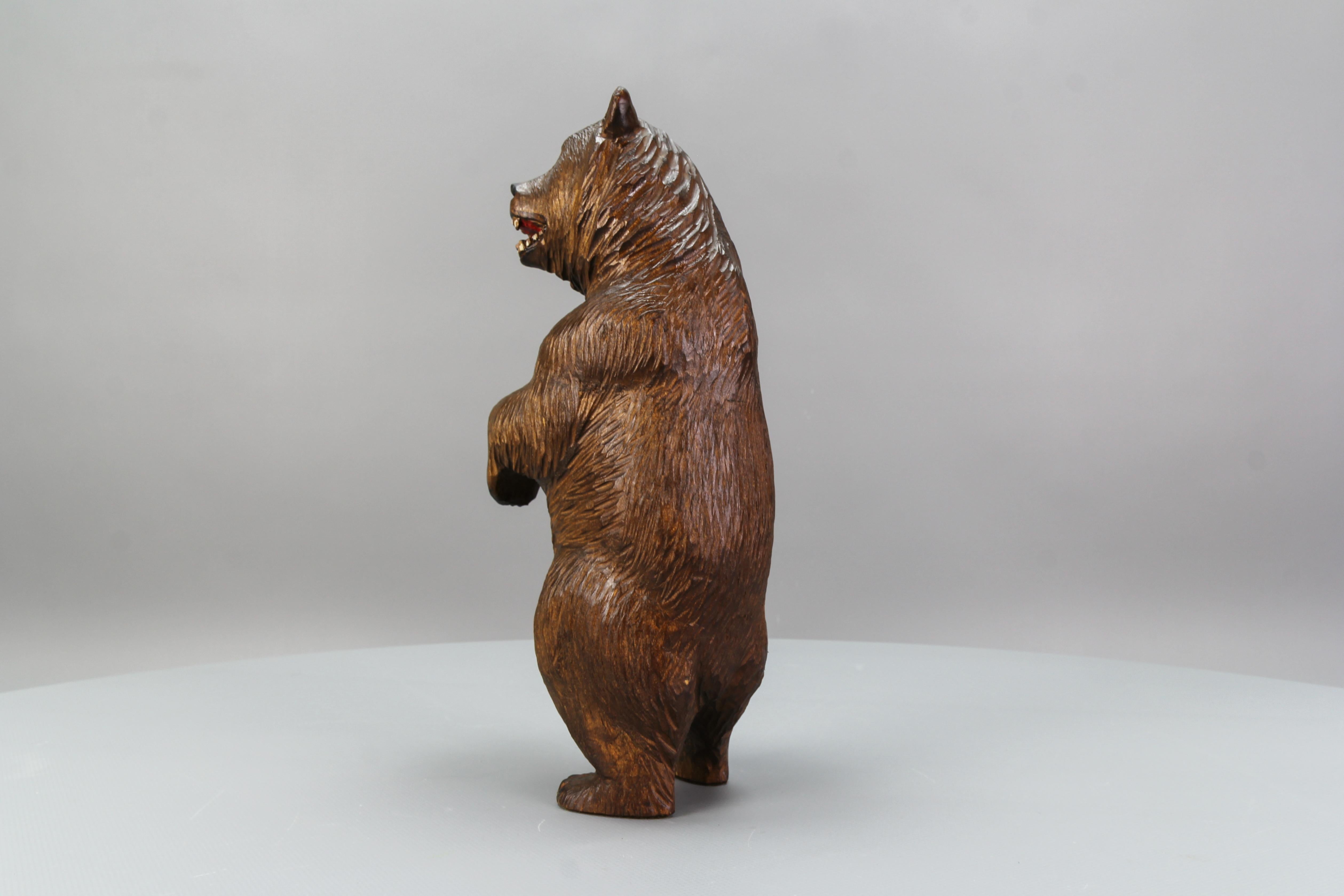 Antique Hand Carved Standing Bear Figure, Germany, circa 1920 1