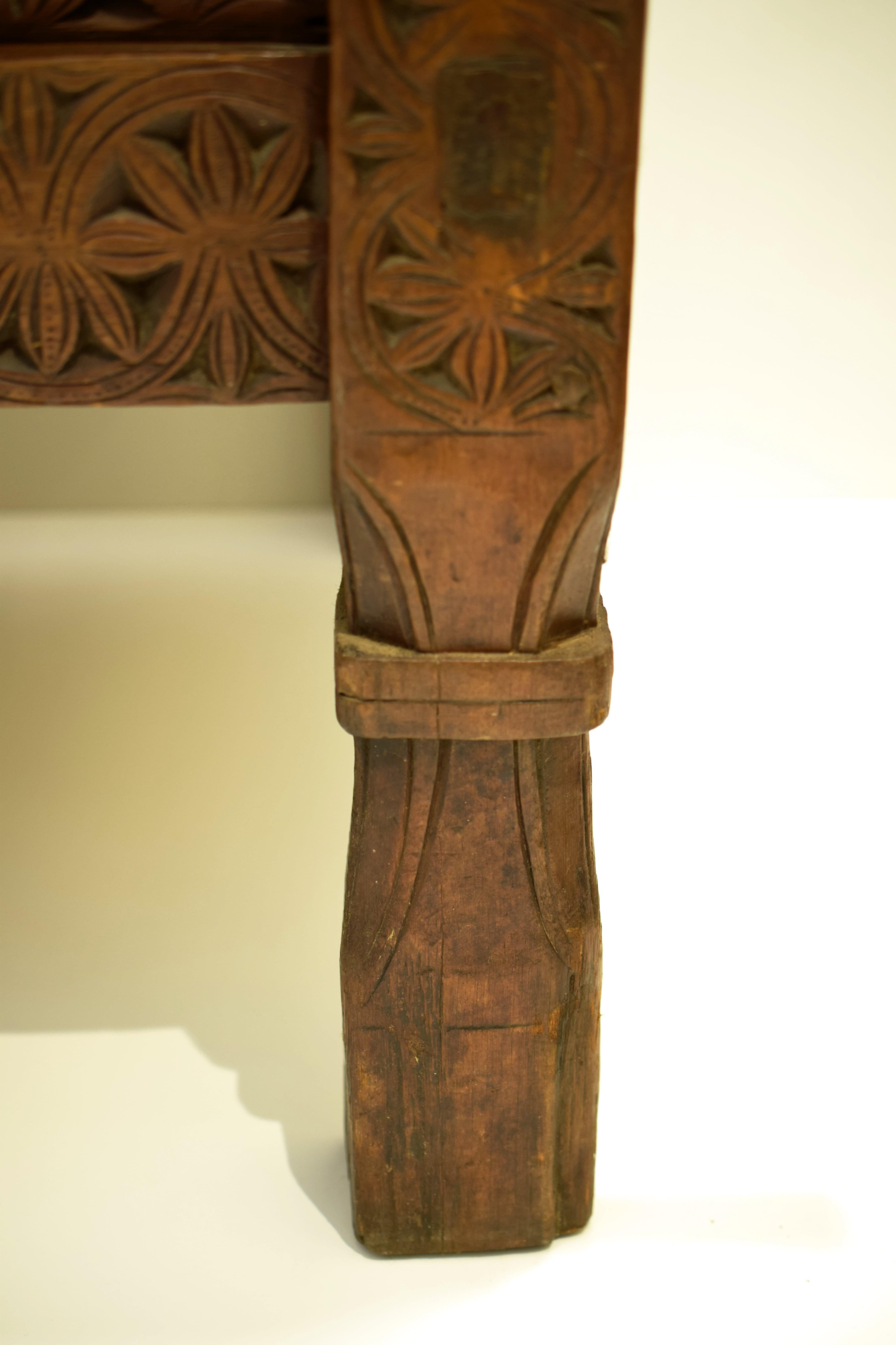 Ancienne commode de Swat sculptée à la main du Pakistan en vente 5