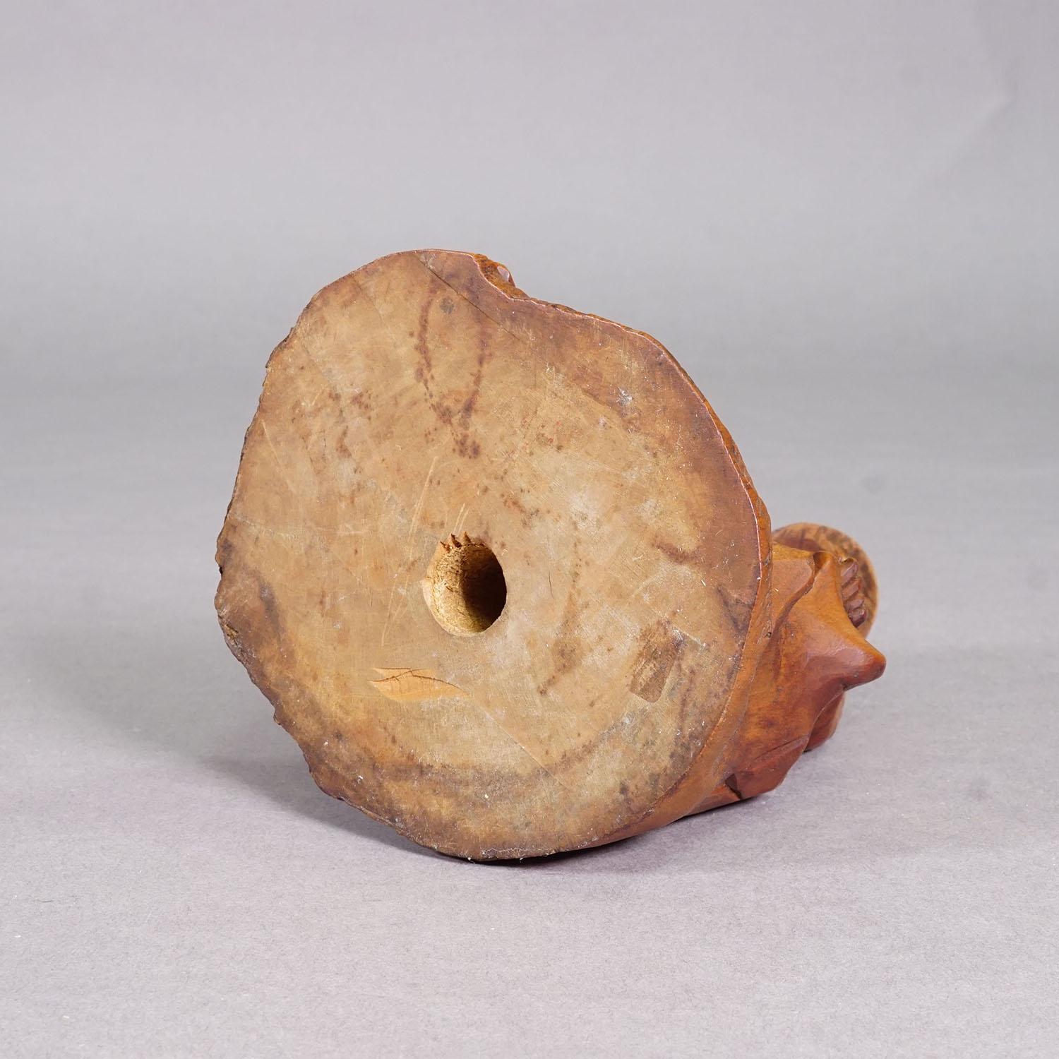 Escultura antigua de granjero tirolés tallada a mano, ca. 1880 en venta 1