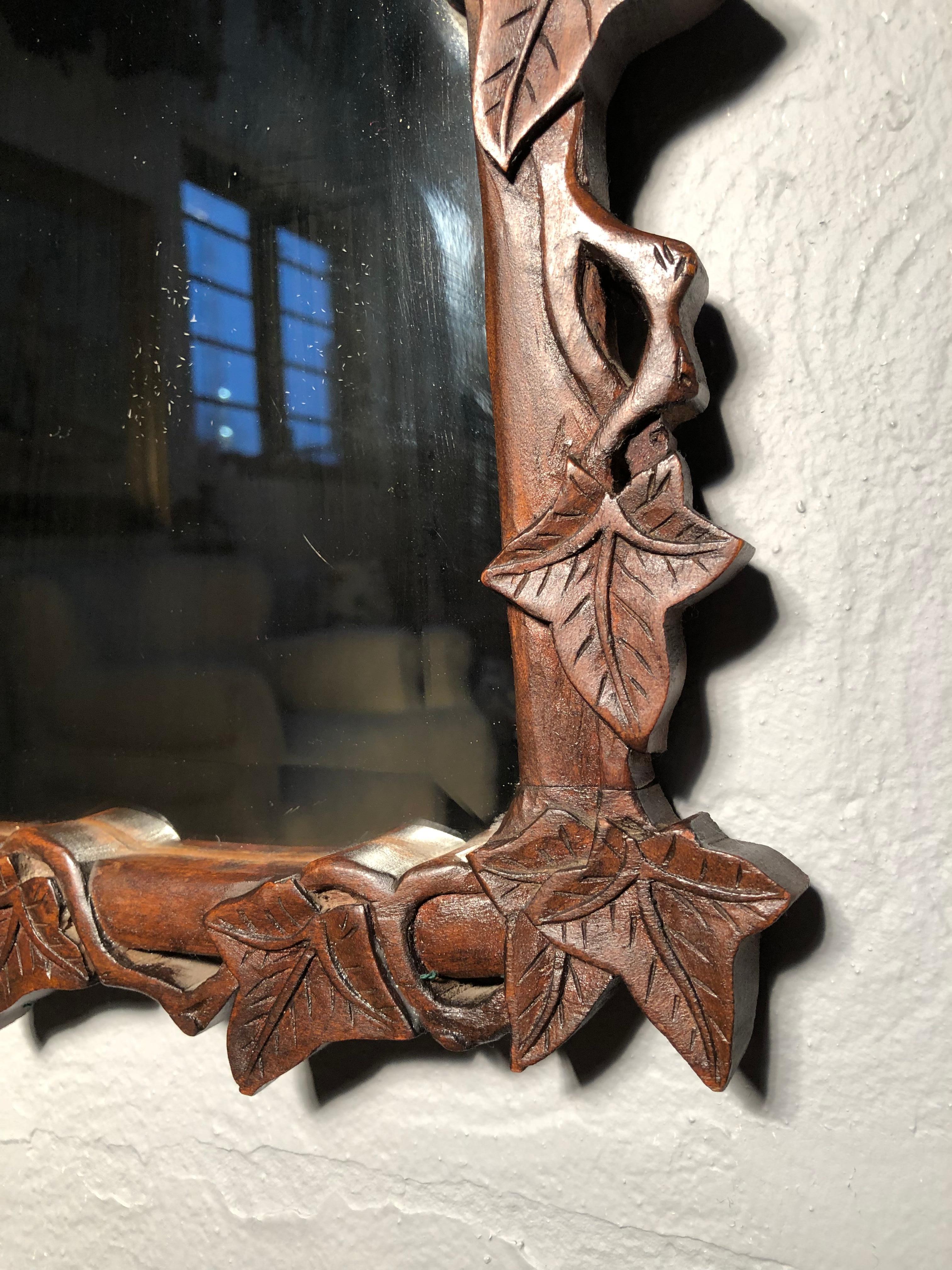 Antique Mahogany Hand Carved Victorian Wall Mirror In Good Condition For Sale In Søborg, DK