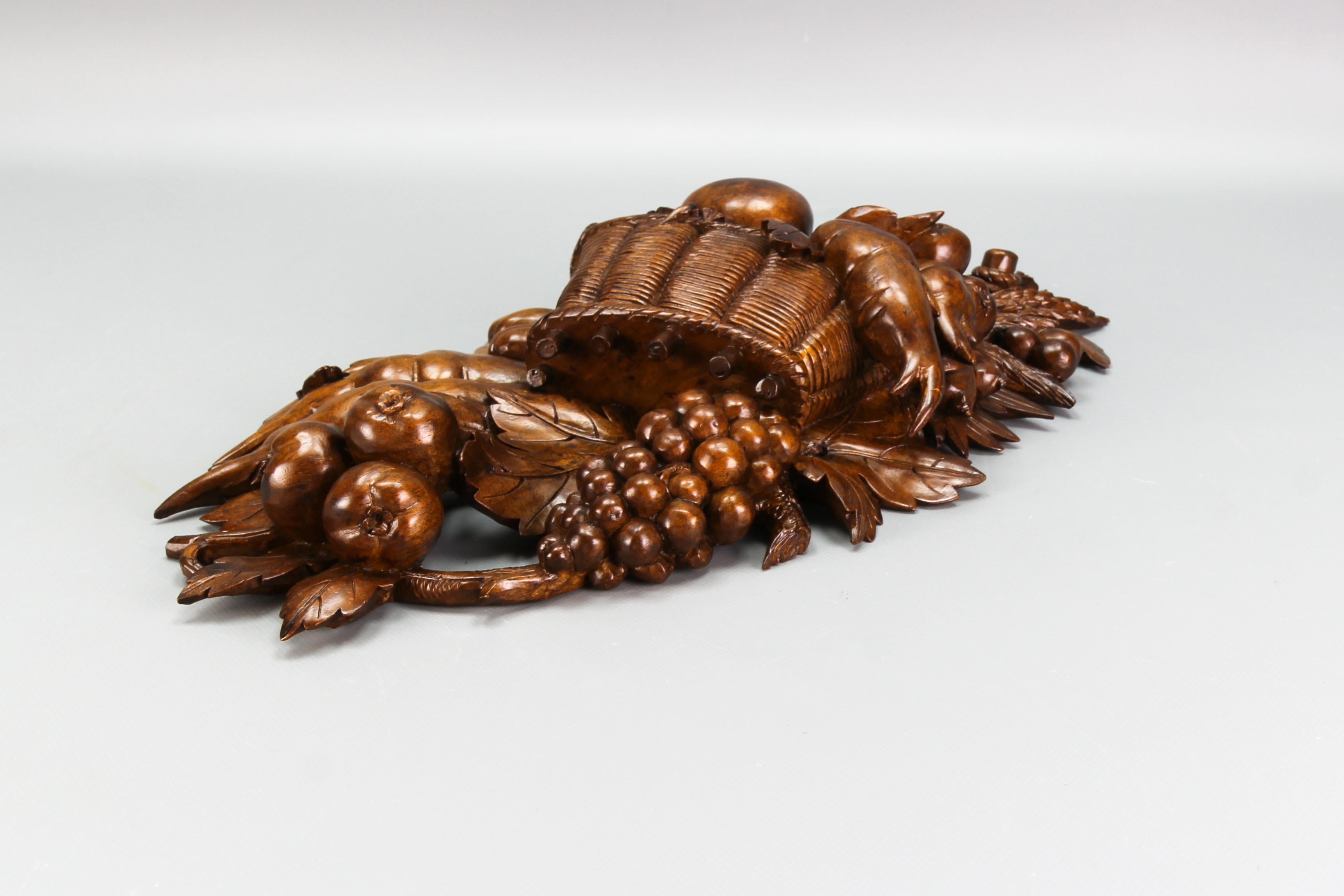 Antique hand carved Walnut Wall Plaque Fruits and Vegetables, Early 20th Century For Sale 5