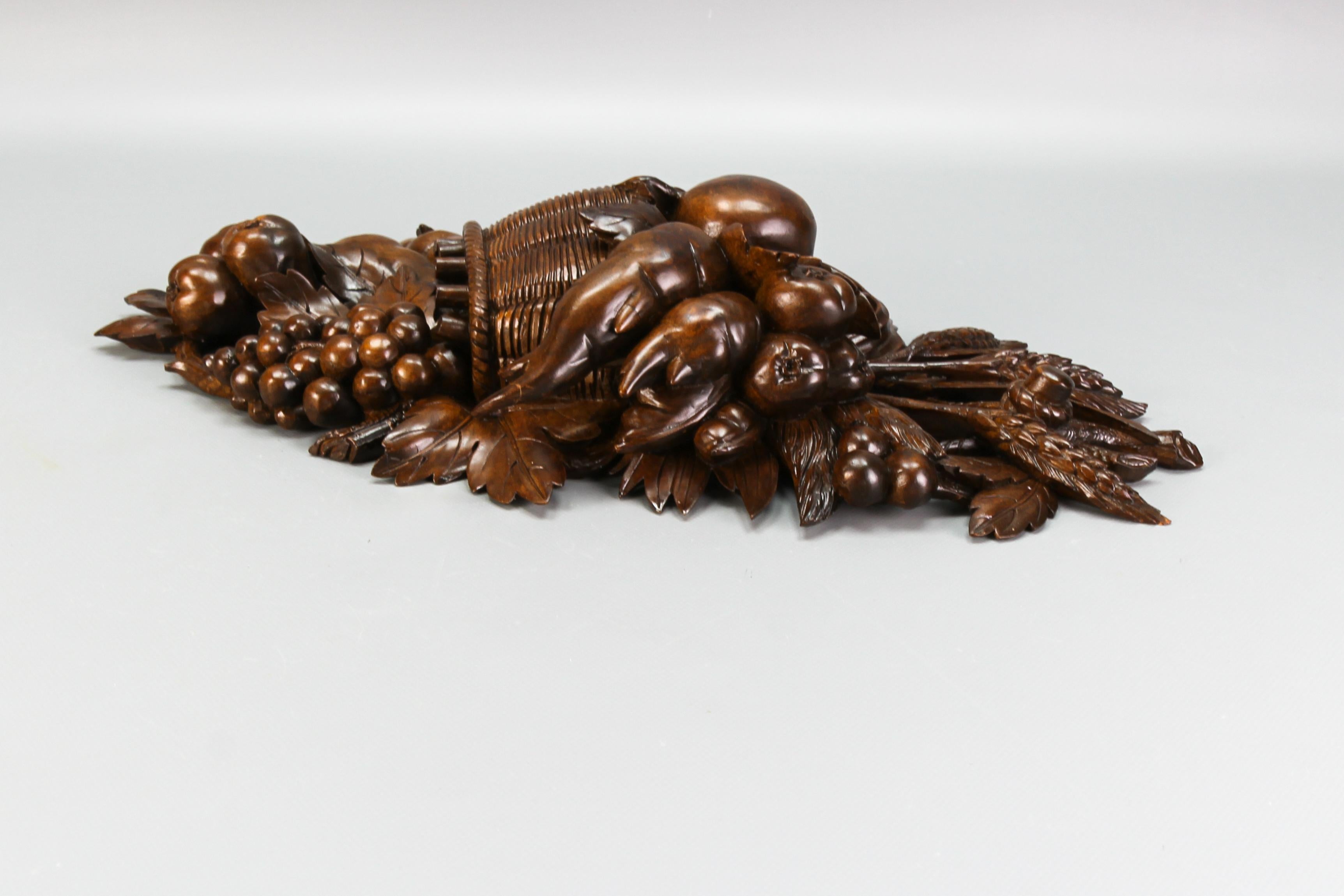 Antique hand carved Walnut Wall Plaque Fruits and Vegetables, Early 20th Century For Sale 6