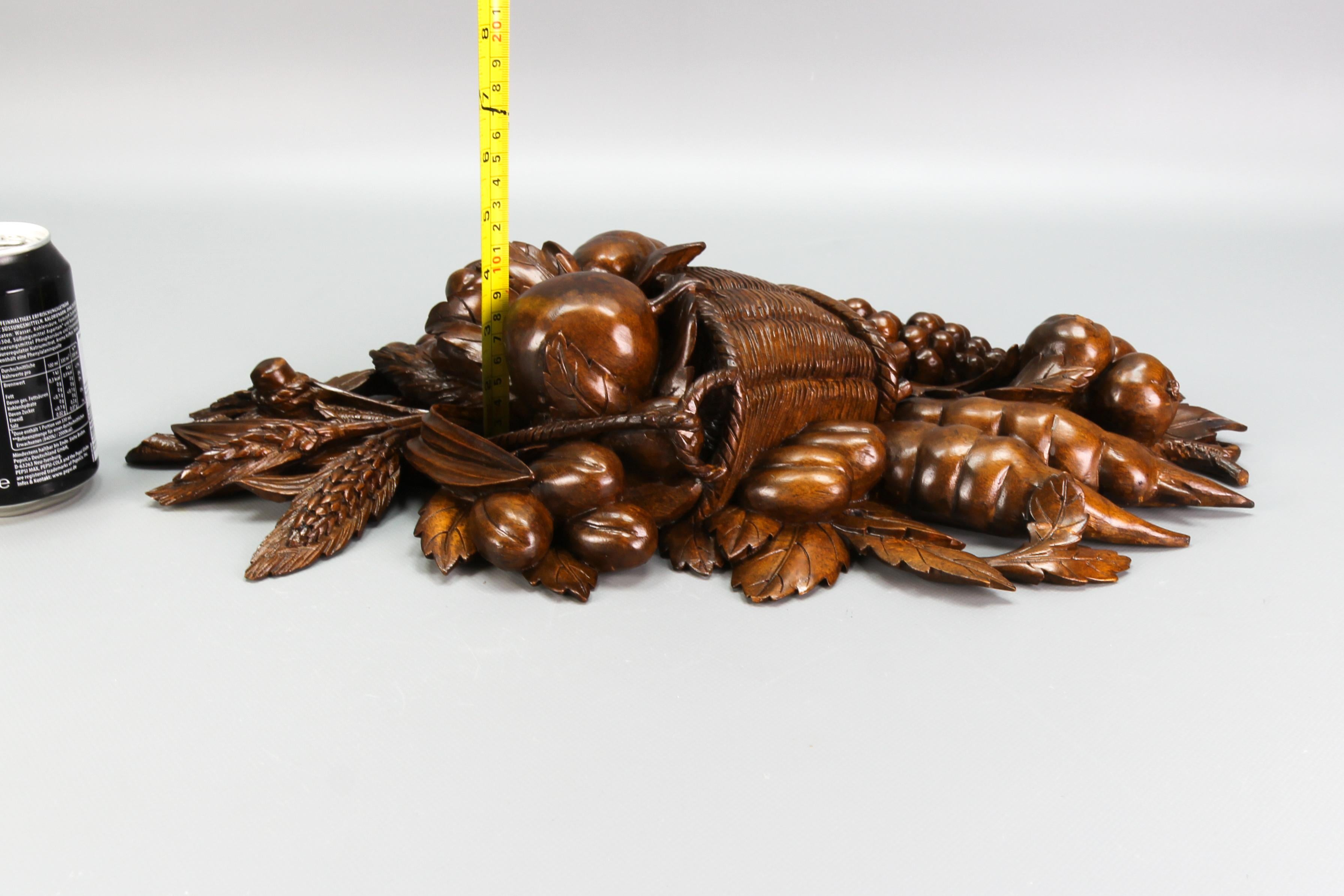 Antique hand carved Walnut Wall Plaque Fruits and Vegetables, Early 20th Century For Sale 11