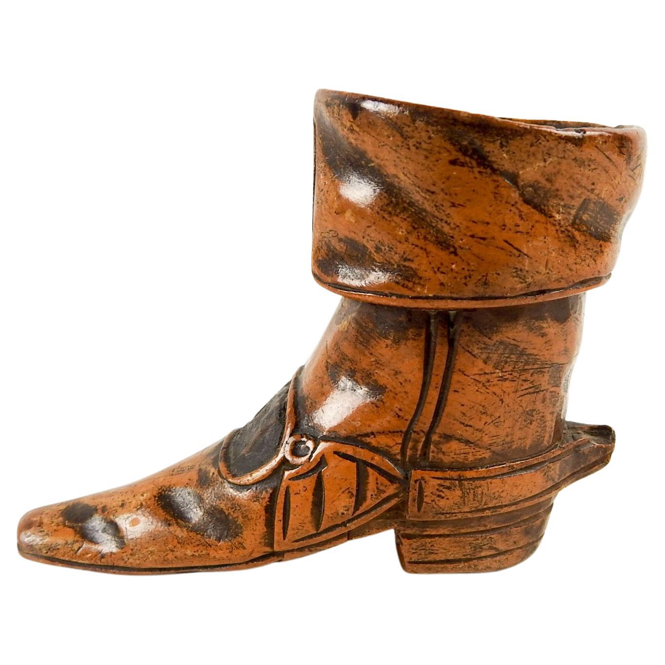 Antique porte-allumettes pour bottes assorties en bois sculpté à la main