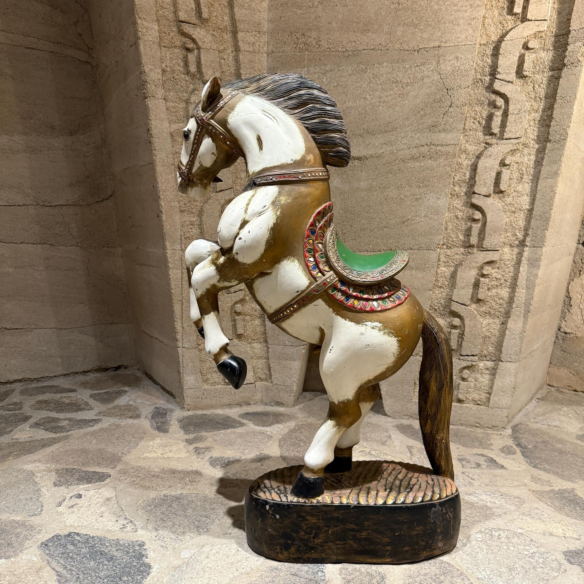 Antike Hand geschnitzt Holz Polychrom bemalt Pferd Skulptur Statue (amerikanisch) im Angebot