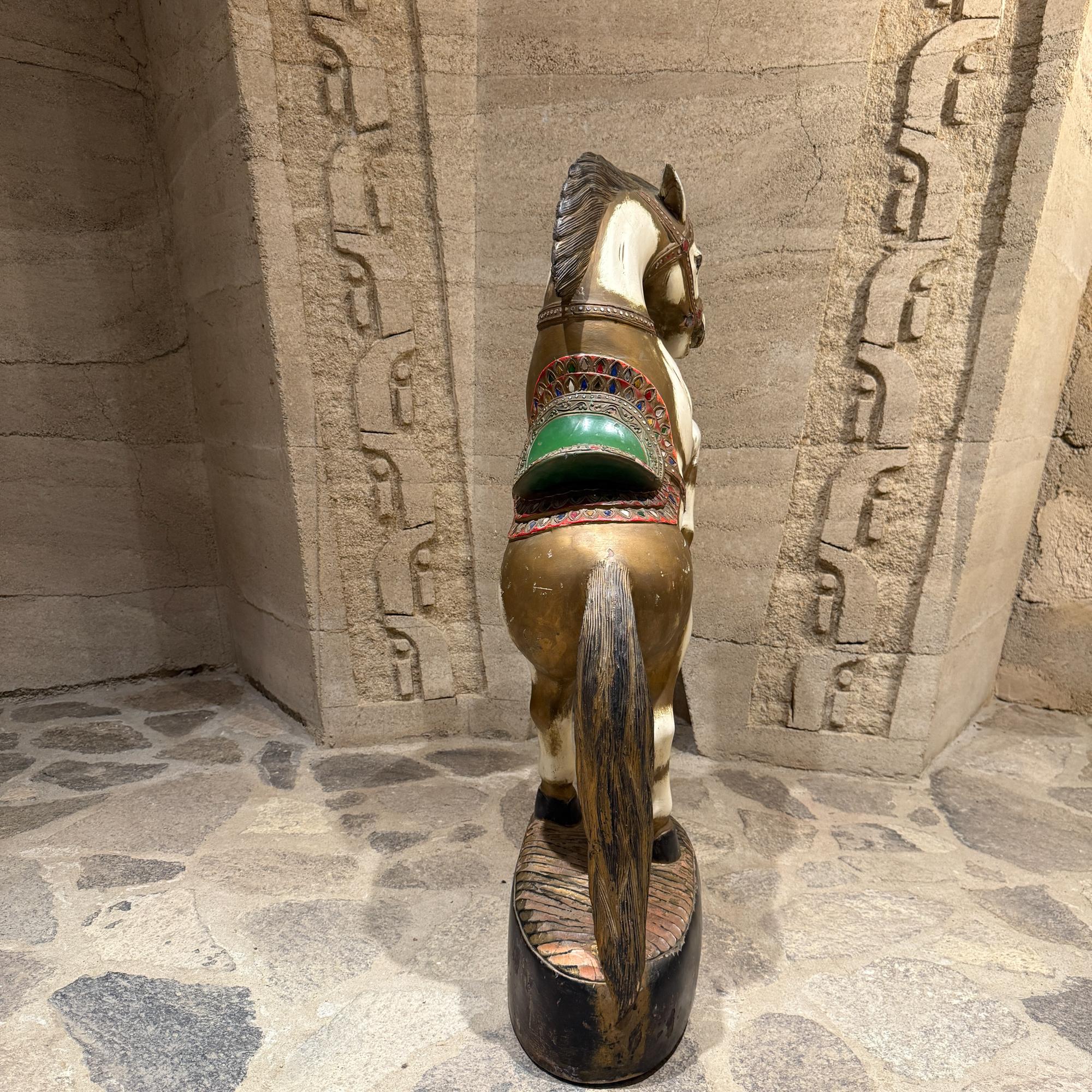 Antike Hand geschnitzt Holz Polychrom bemalt Pferd Skulptur Statue im Zustand „Relativ gut“ im Angebot in Chula Vista, CA
