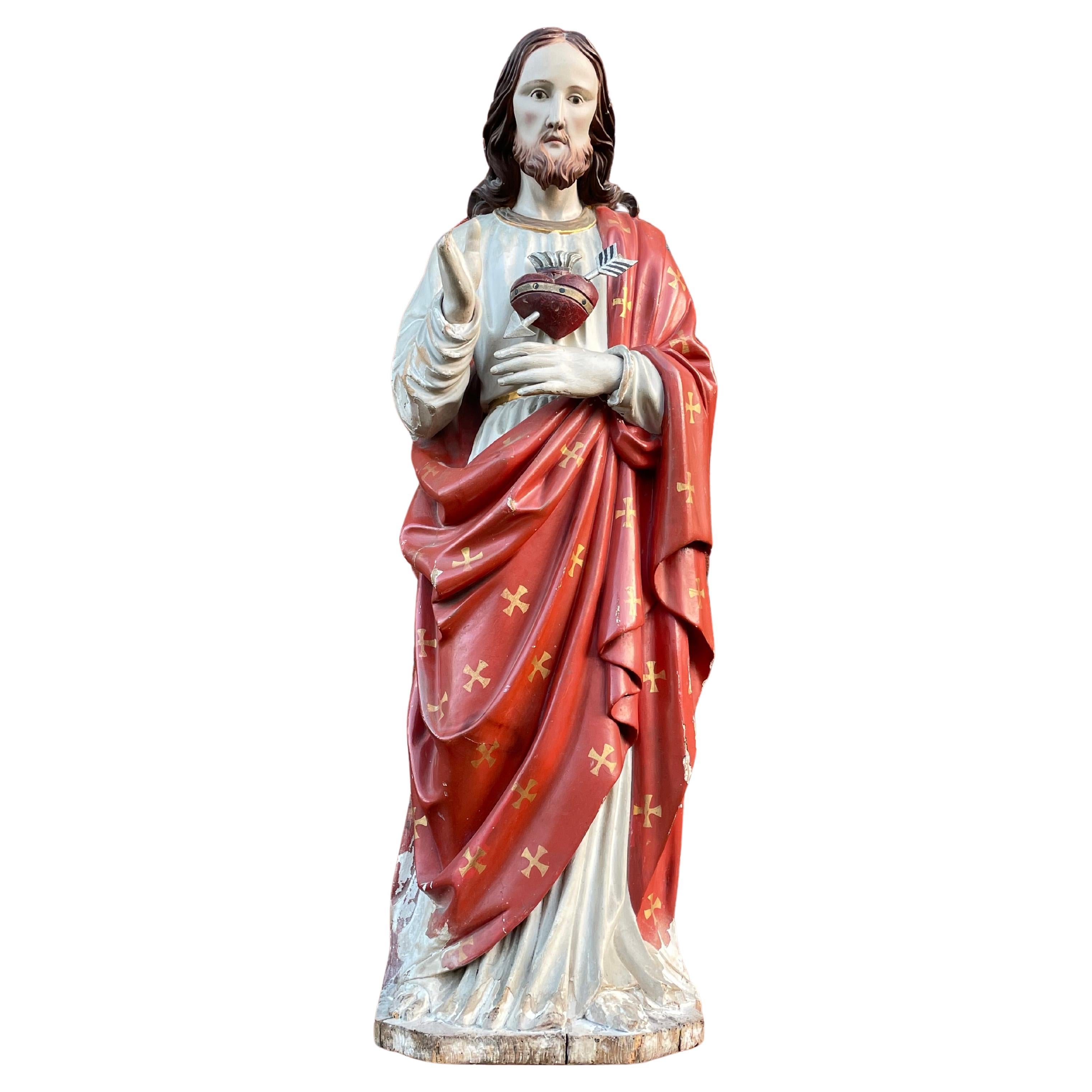 Antike handgeschnitzte Skulptur aus Holz und polychromiertem heiligem oder heiligem Herz Christi aus Holz