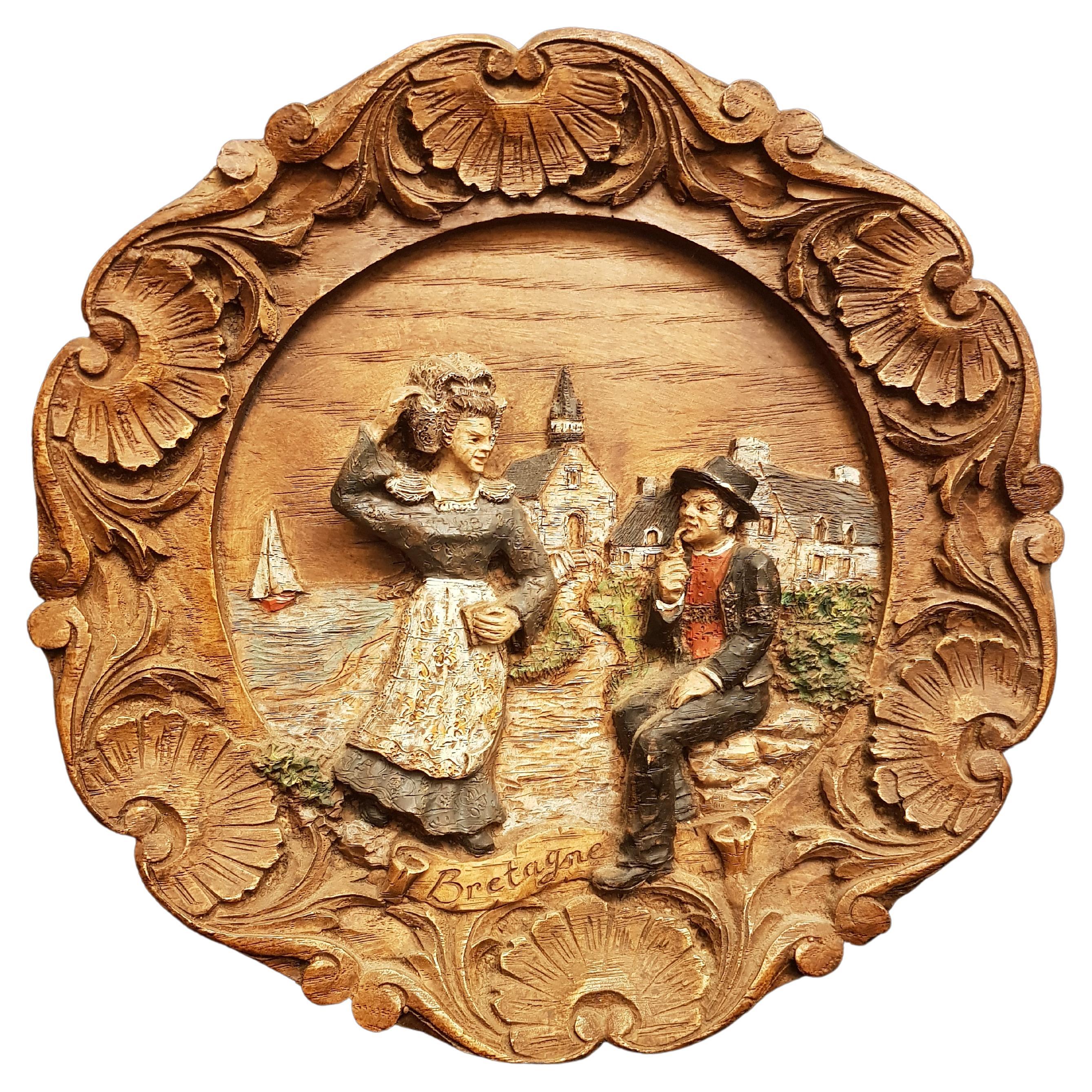 Antique Hand Carved Wood decorative Wall Plate For Sale