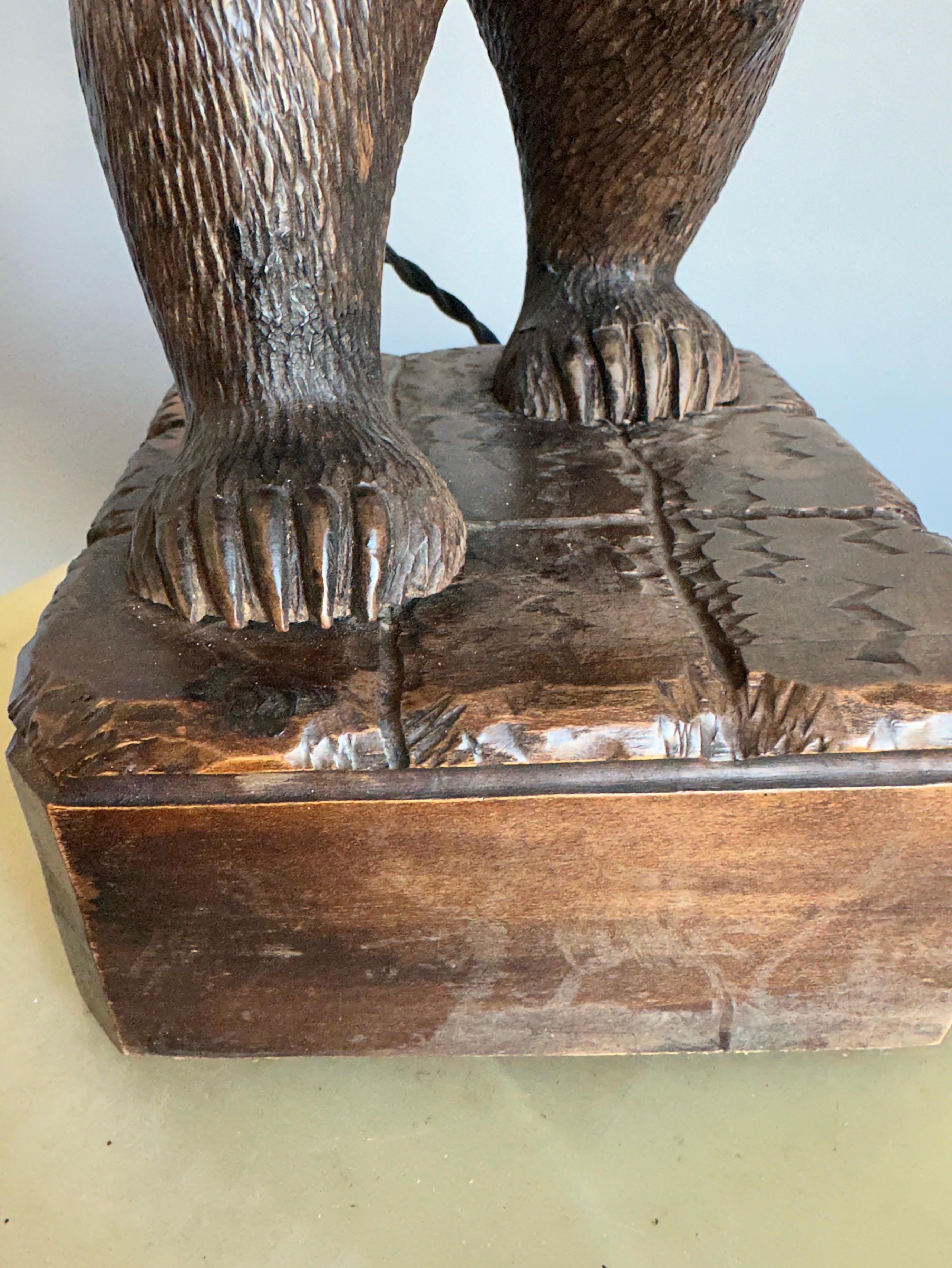 Antique Carved Wooden Black Forest Standing Bear Sculpture Table / Desk Lamp For Sale 6