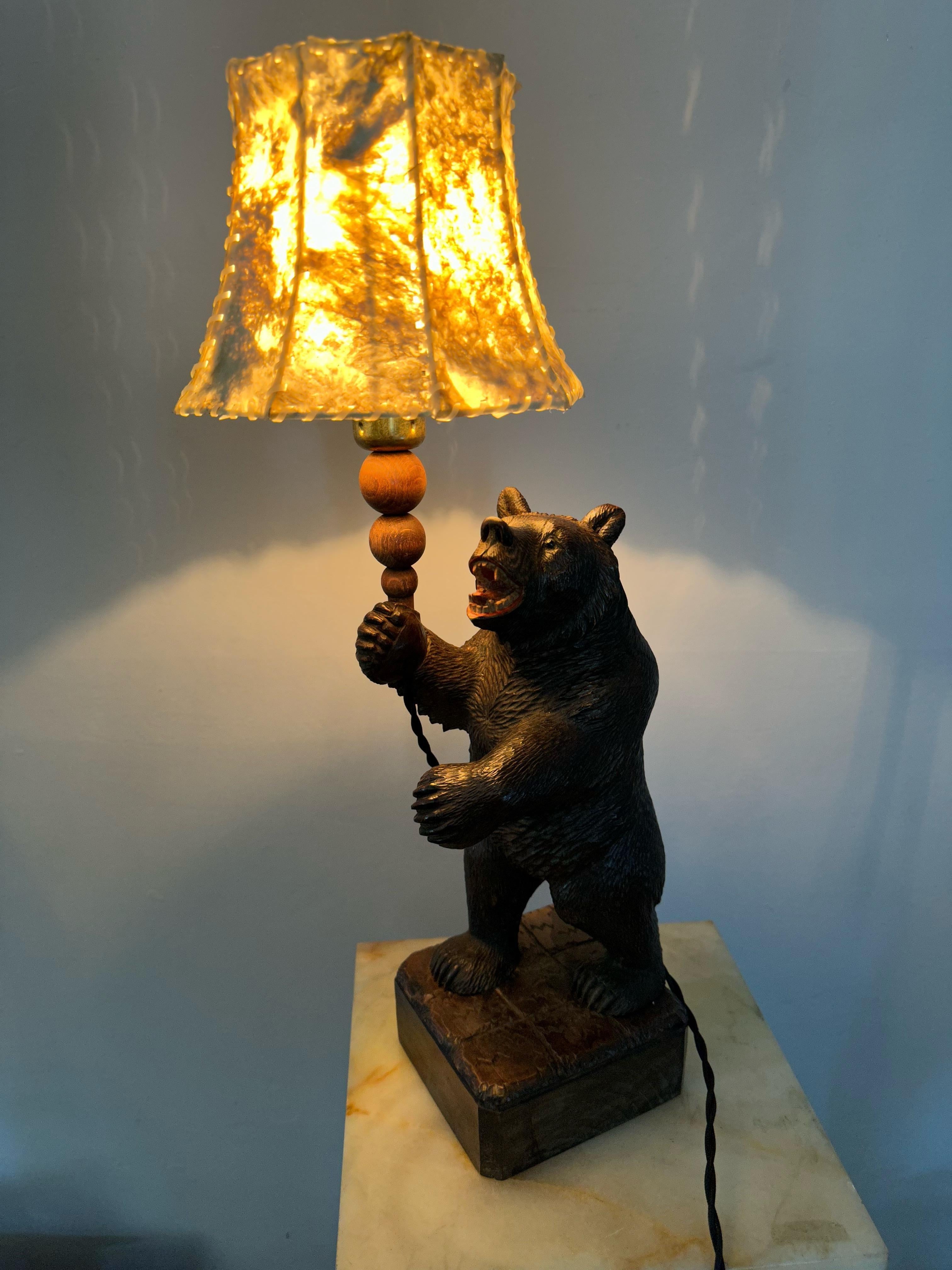 Antique Carved Wooden Black Forest Standing Bear Sculpture Table / Desk Lamp For Sale 8