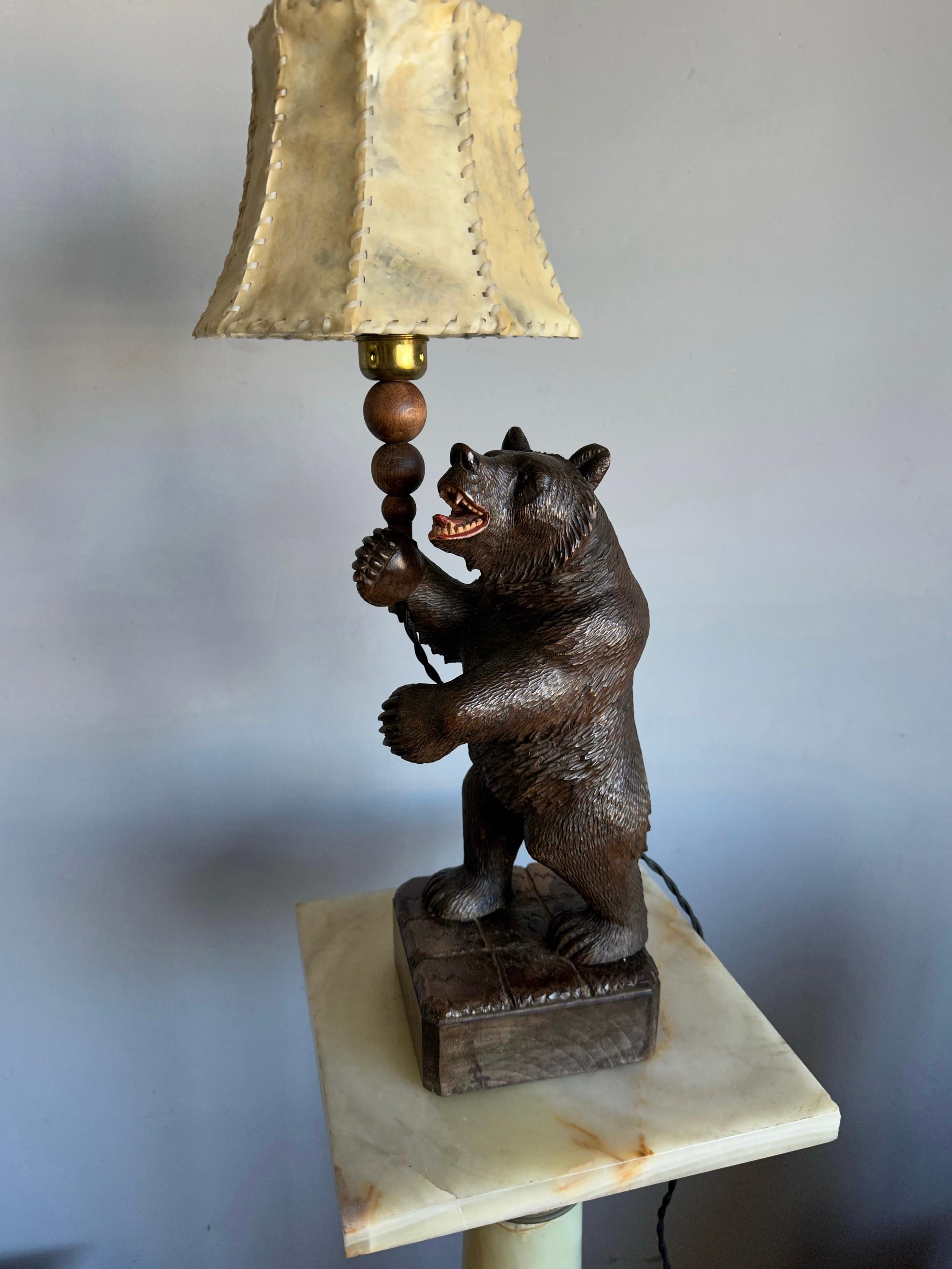 Antique Carved Wooden Black Forest Standing Bear Sculpture Table / Desk Lamp For Sale 13