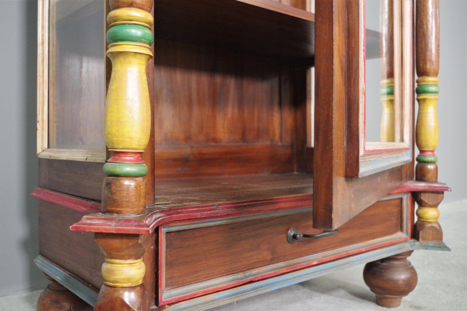 Vitrine ancienne en bois sculpté à la main - Ornée et colorée en vente 2