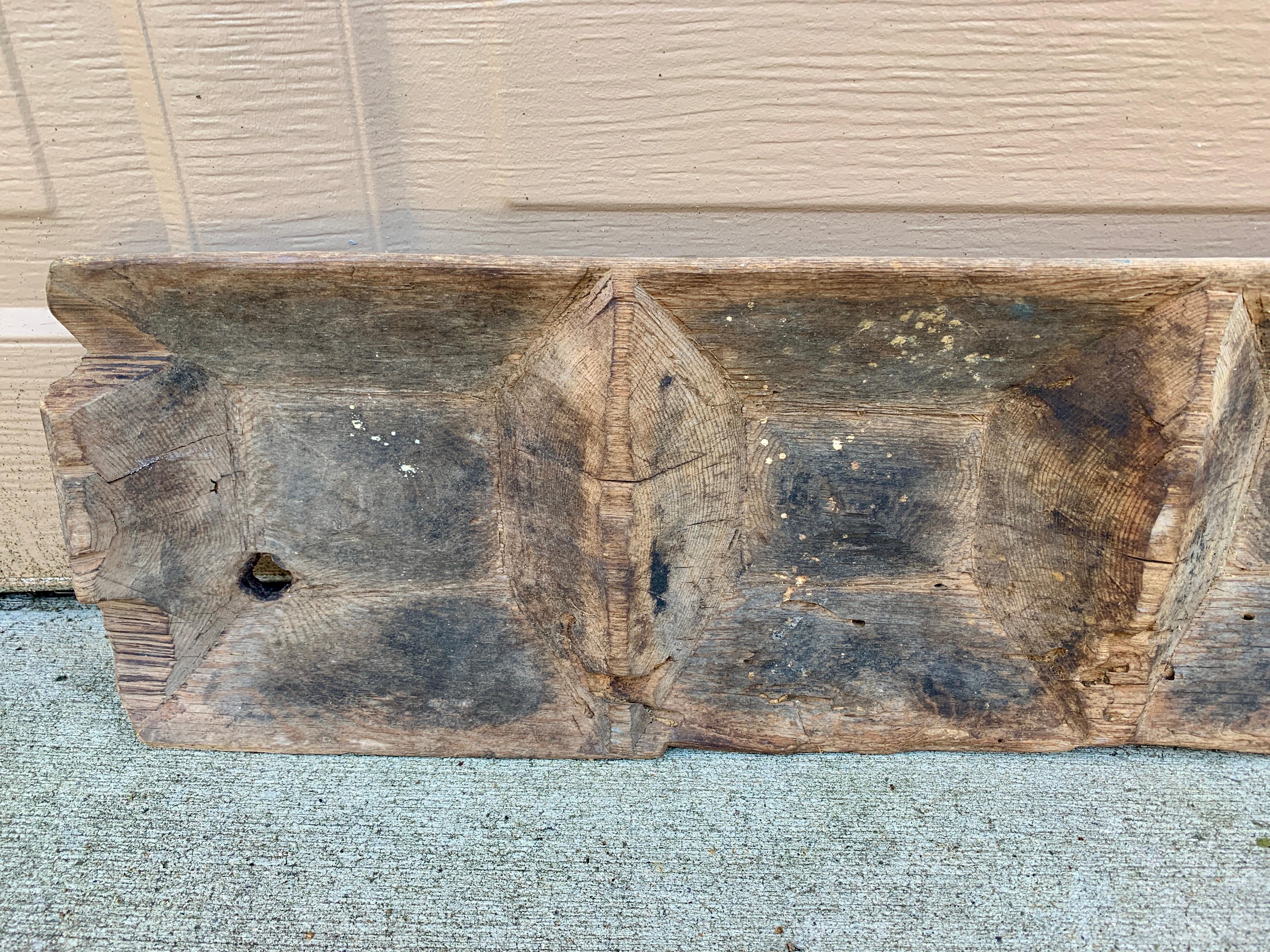 Antique Hand Carved Wooden Dough Bowl Bread Trencher With Divided Sections In Good Condition In Elkhart, IN