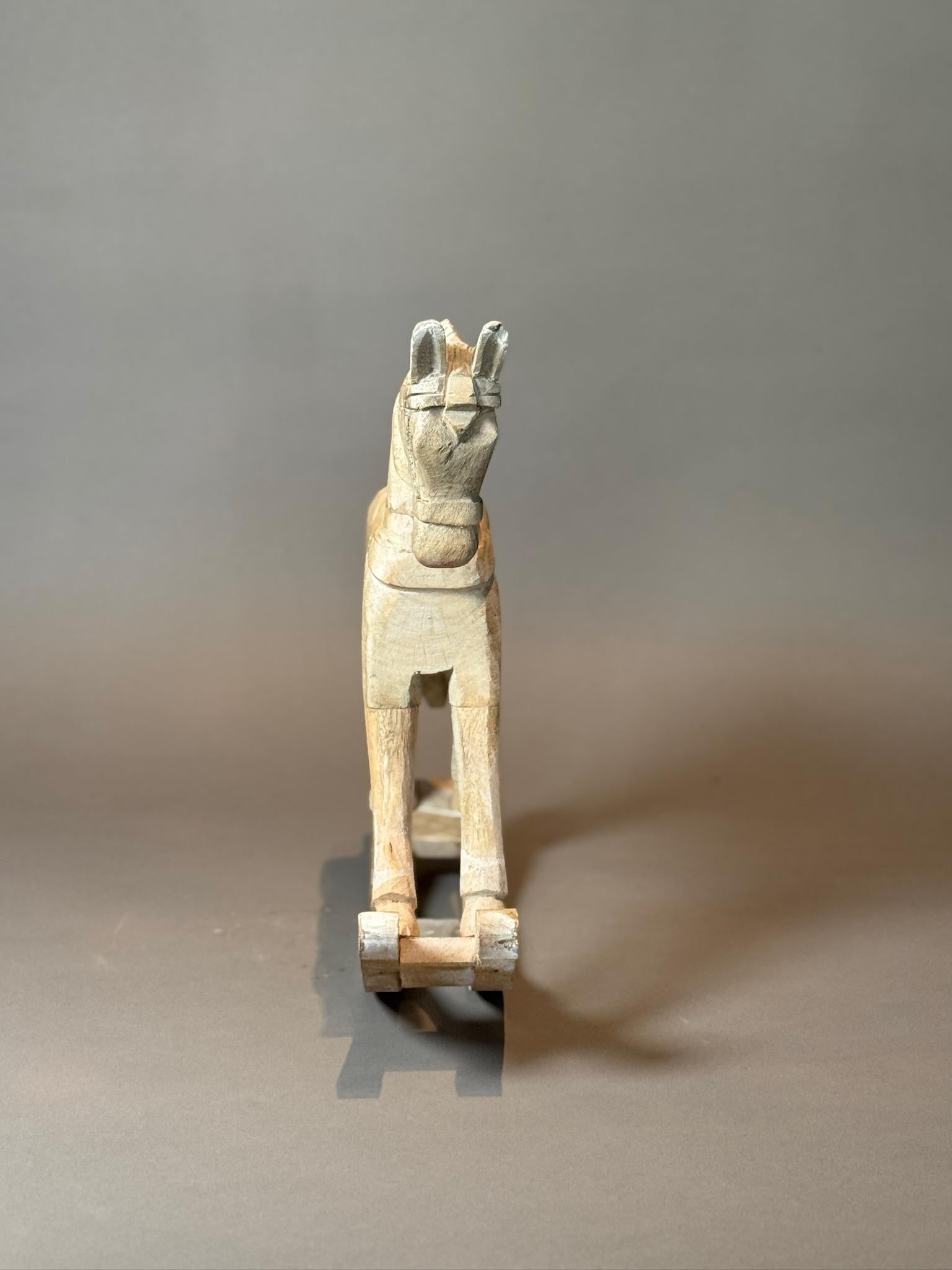 Antiguos caballos balancín de madera tallados a mano - Pareja de arte popular rústico, 23