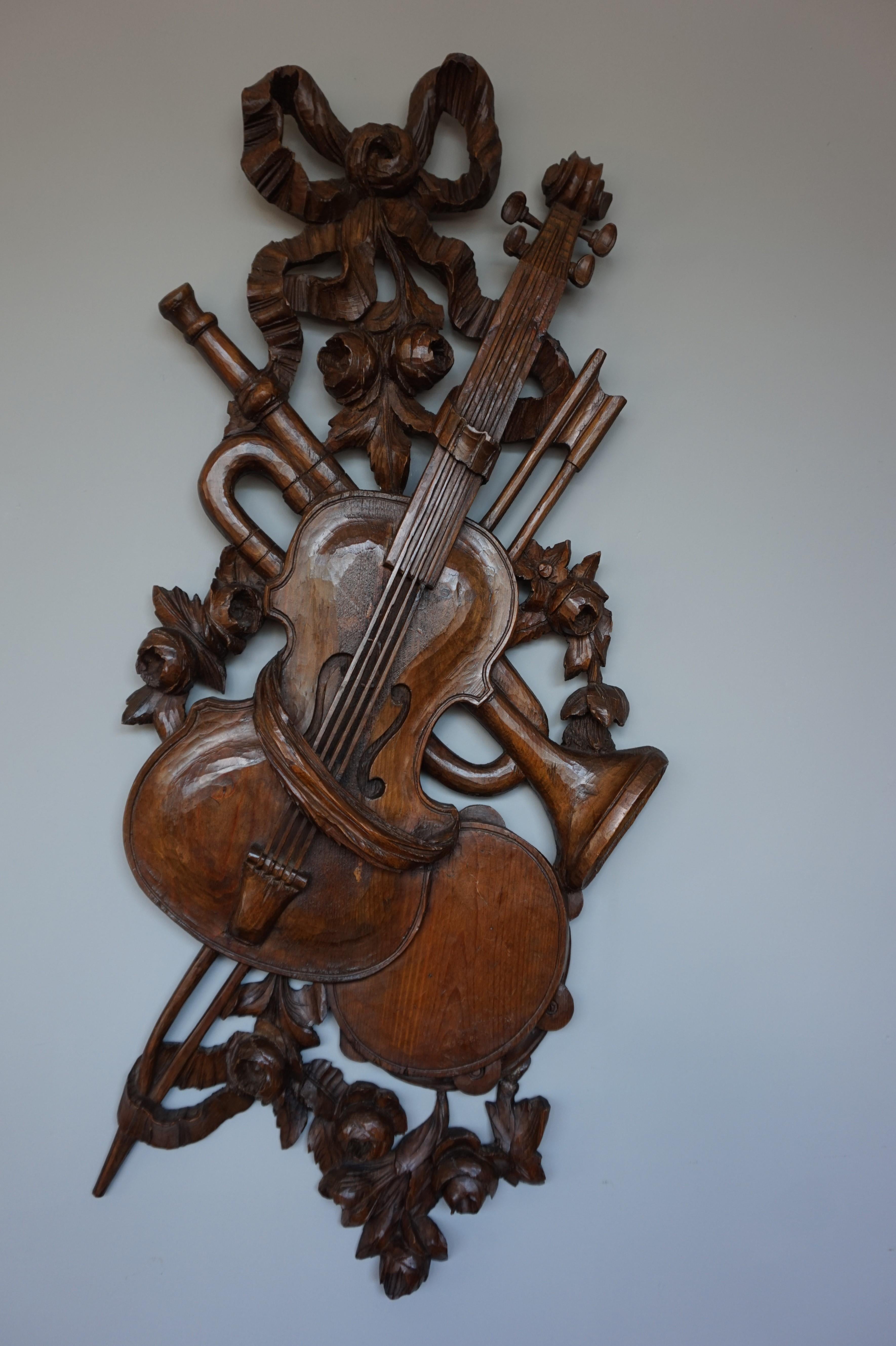 Antique Hand Carved Wooden Violin / Fiddle, Trumpet & Tambourine Wall Sculpture 6