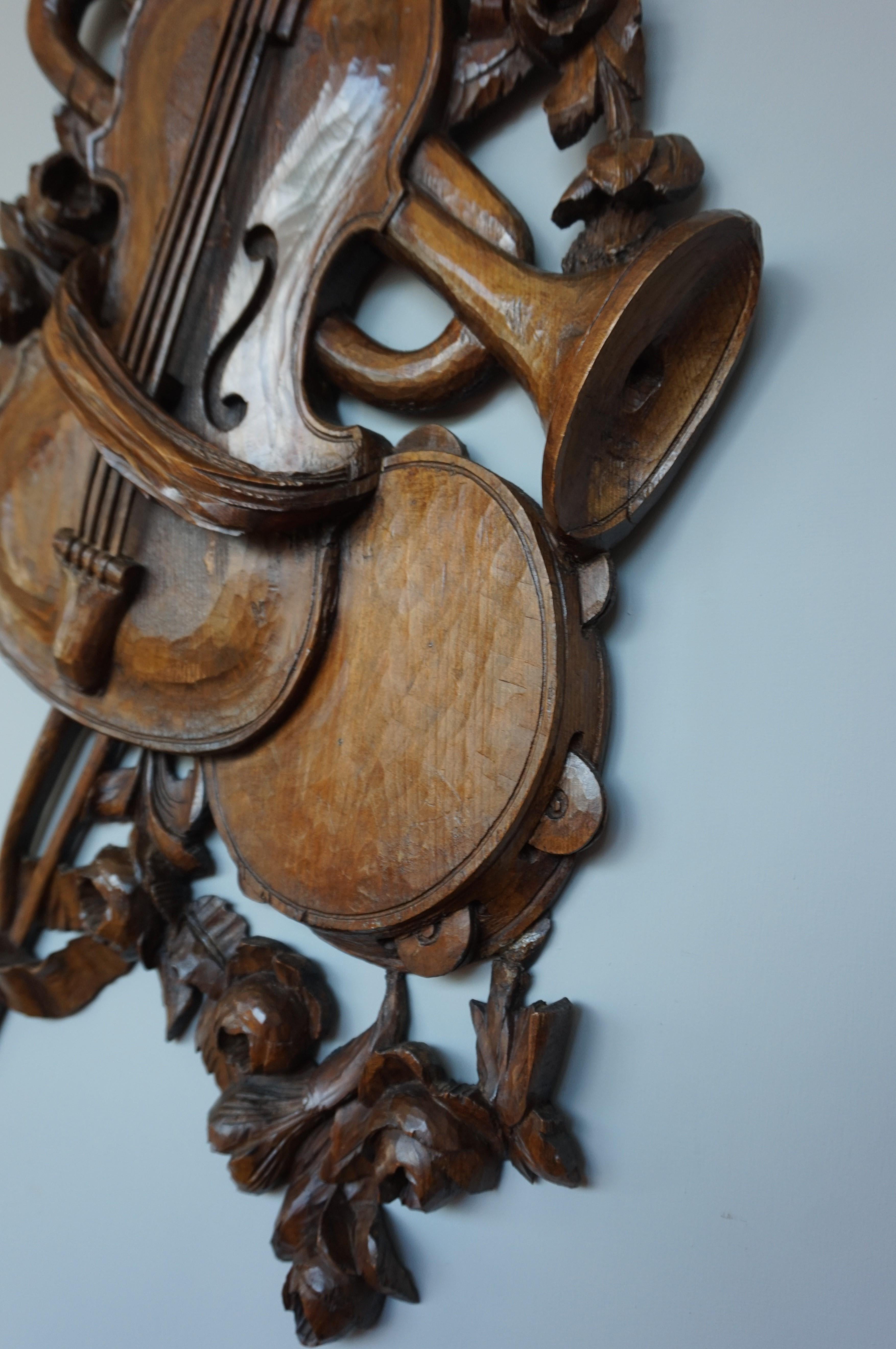 Antique Hand Carved Wooden Violin / Fiddle, Trumpet & Tambourine Wall Sculpture 7