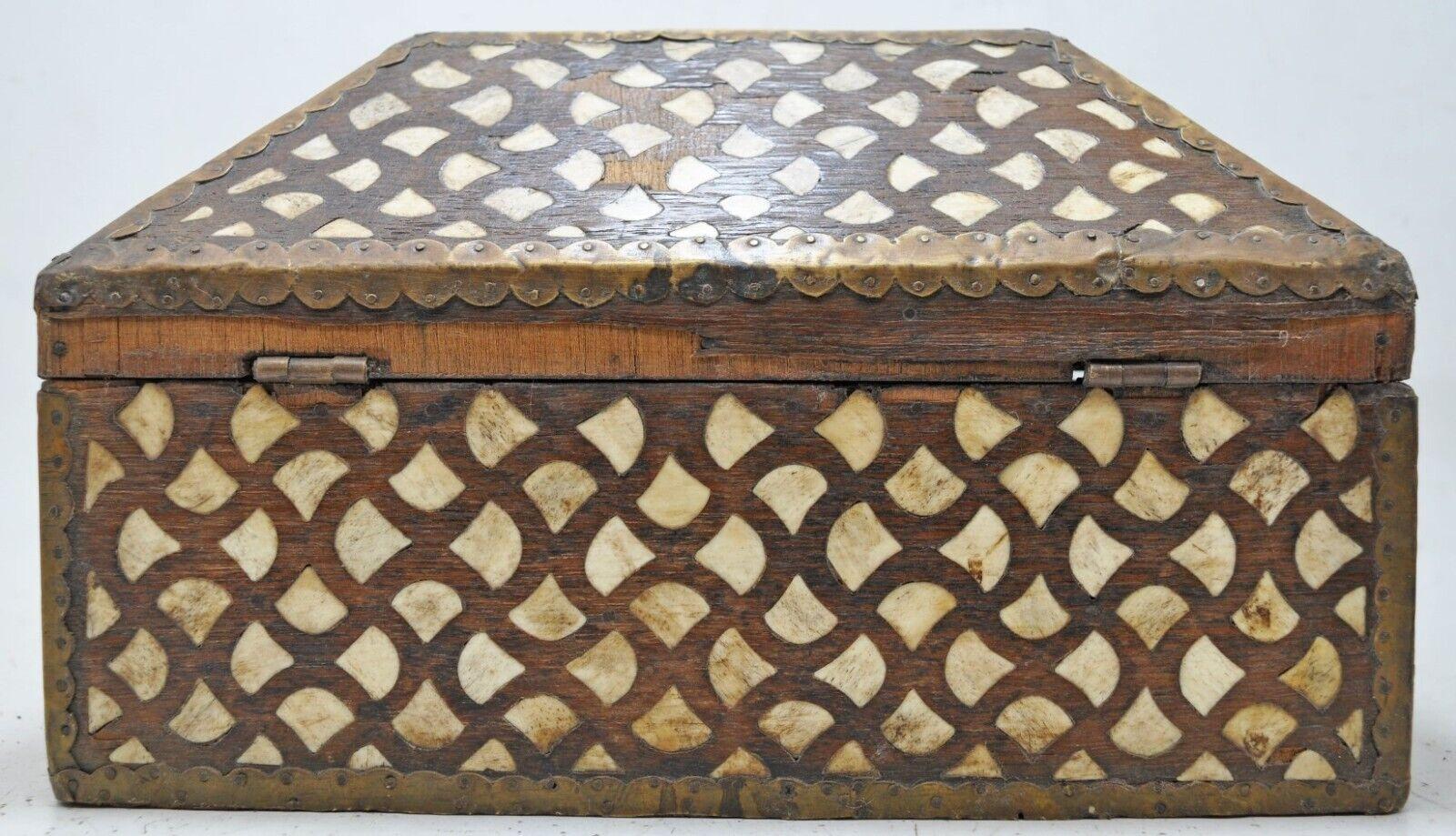 Indian Antique Hand-Crafted Decorative Box with Distinctive Bone Inlay Pattern  For Sale