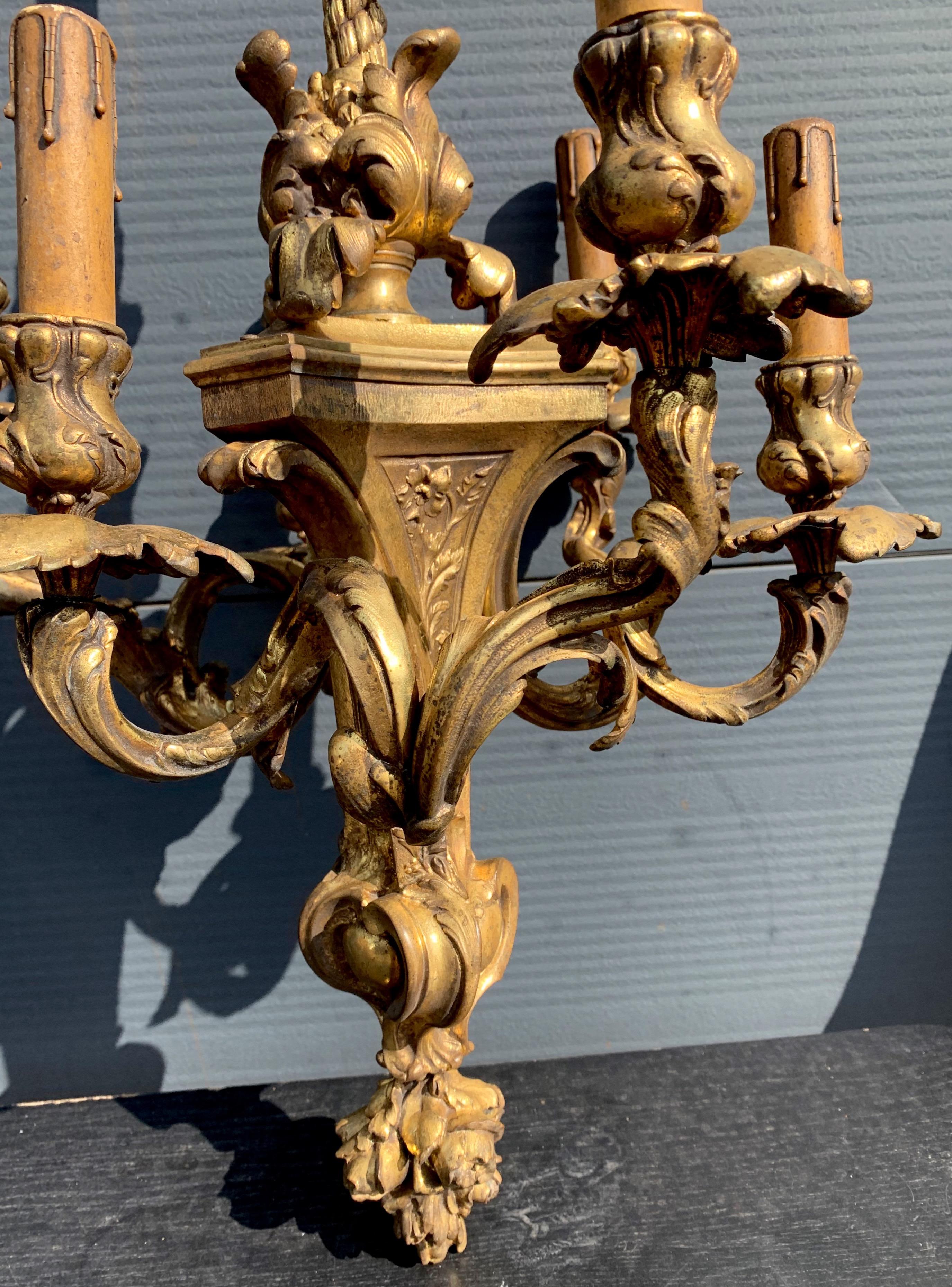Antike große Belle Époque Handcrafted vergoldete Bronze Kronleuchter Anhänger w. Rosen  im Angebot 5