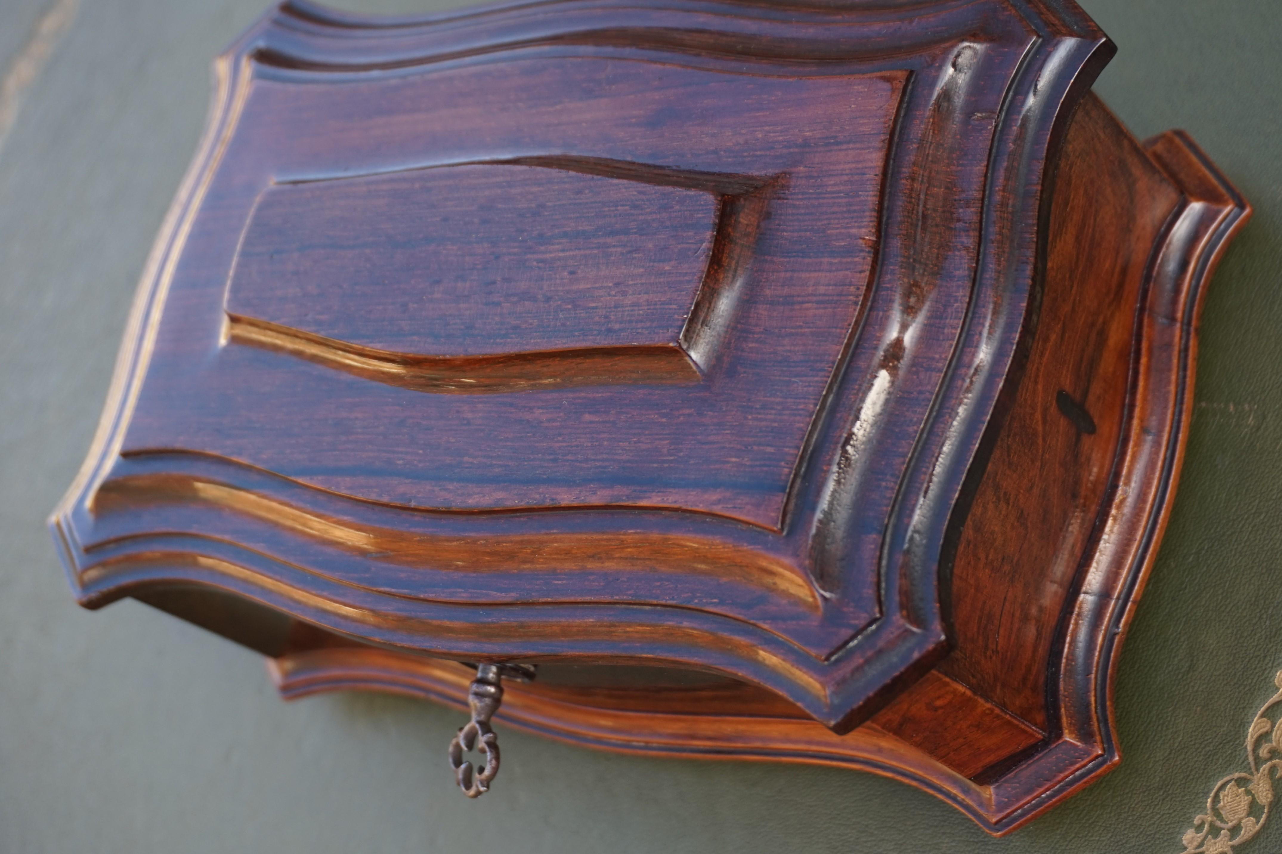 Antique Hand Carved Mid-19th Century Coromandel & Brass Decorative Jewelry Box  For Sale 9