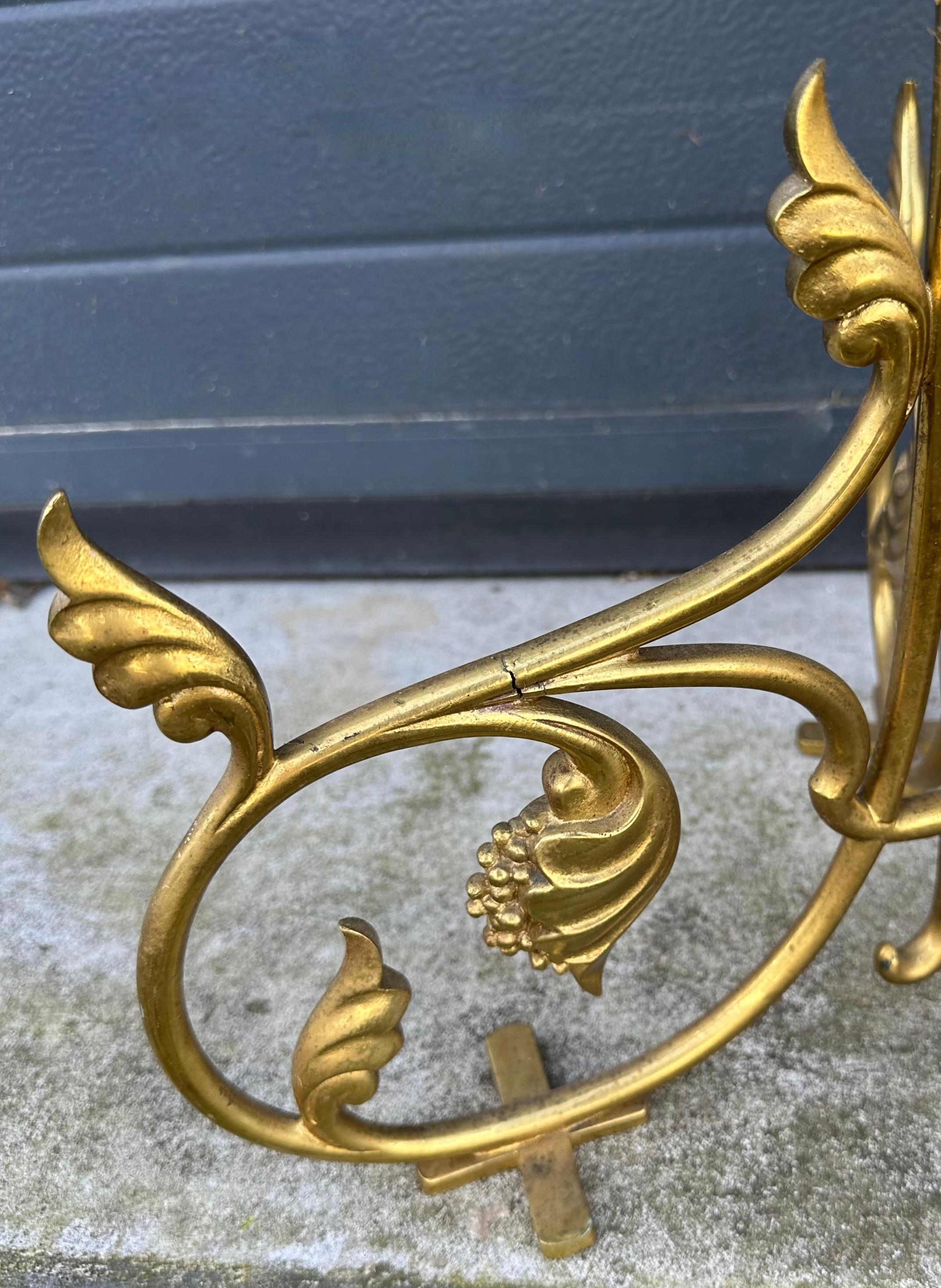 Antique Paire de colonnes d'église / Pedestal Stands de style Revival gothique fabriqués à la main en vente 4