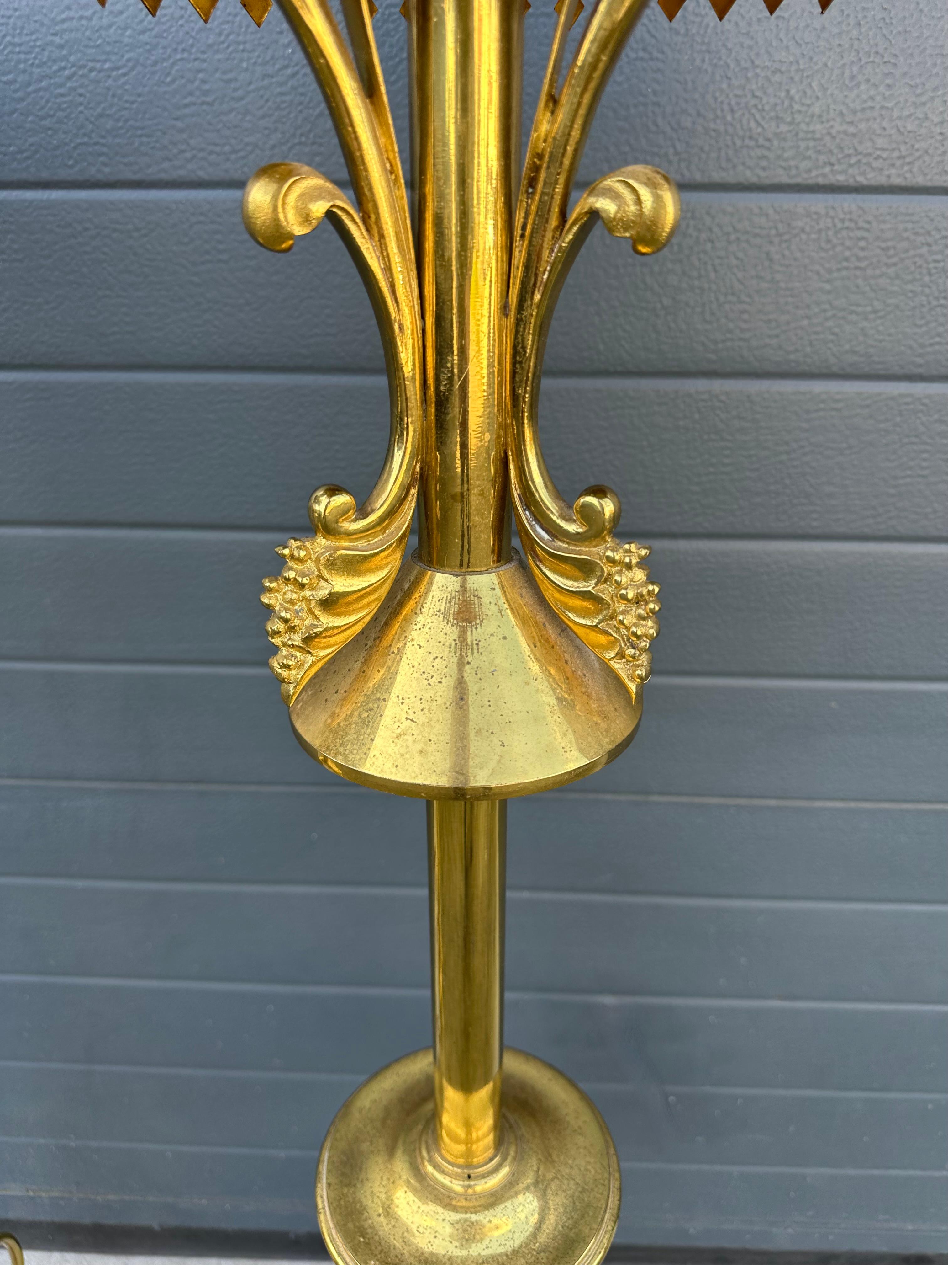 Antique Paire de colonnes d'église / Pedestal Stands de style Revival gothique fabriqués à la main en vente 8
