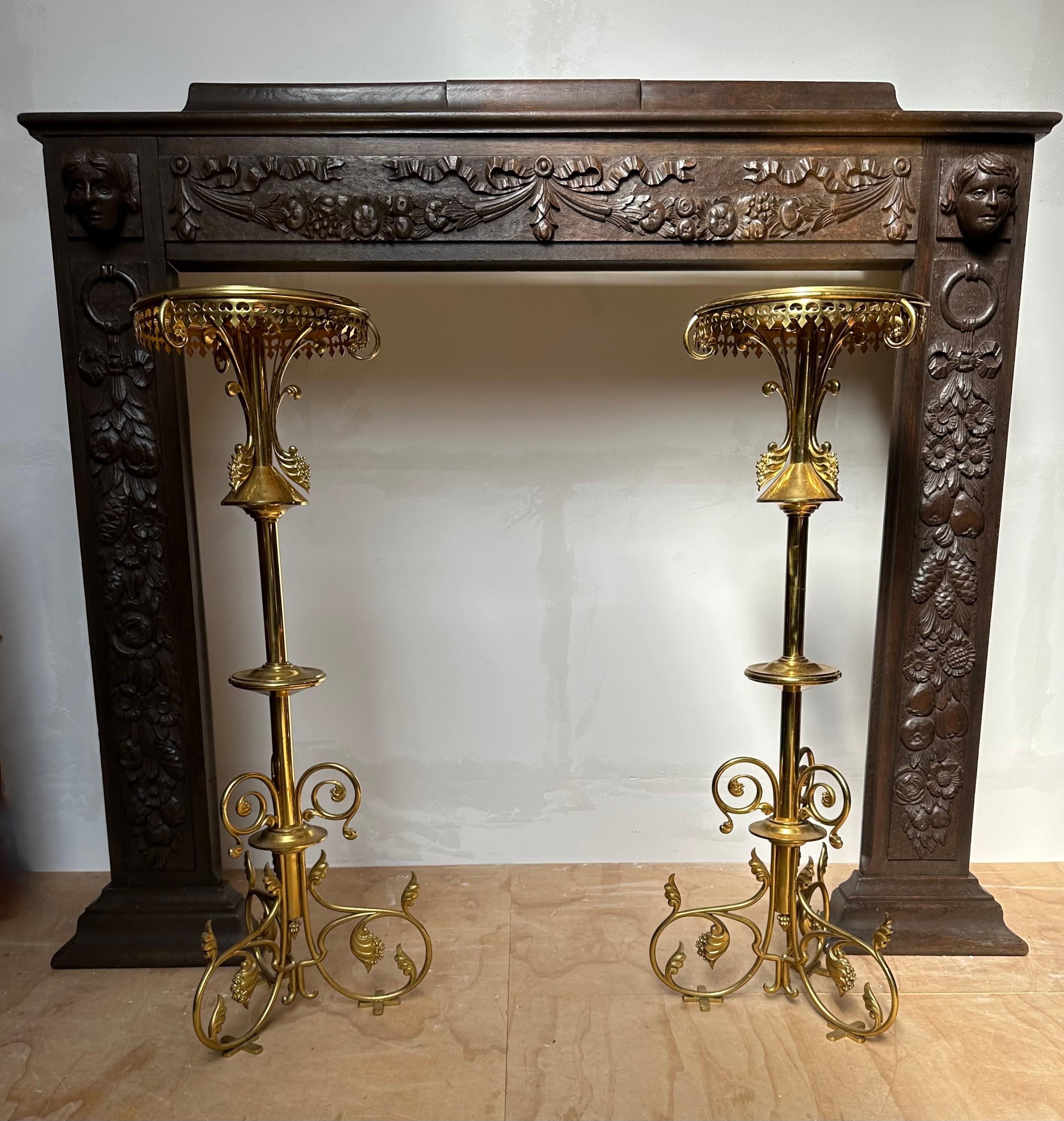 Antique Paire de colonnes d'église / Pedestal Stands de style Revival gothique fabriqués à la main en vente 12