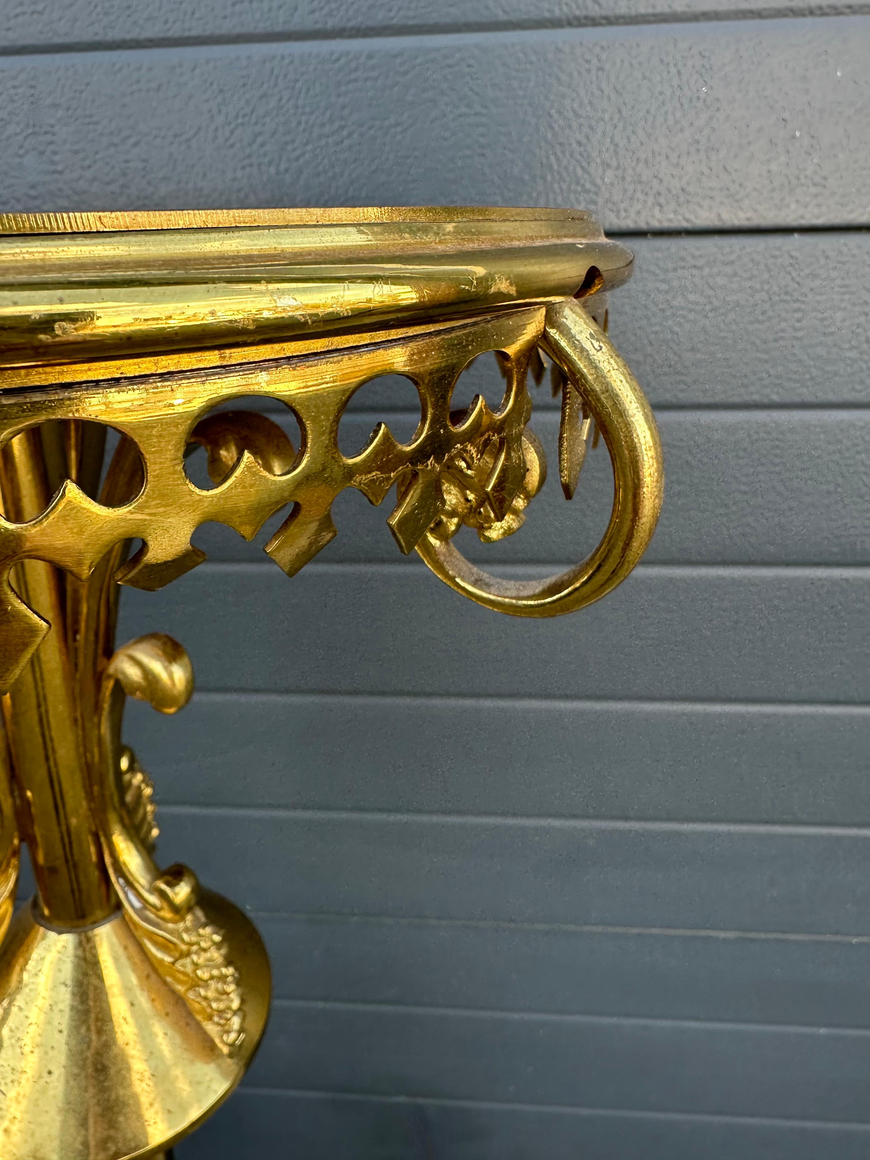 XIXe siècle Antique Paire de colonnes d'église / Pedestal Stands de style Revival gothique fabriqués à la main en vente