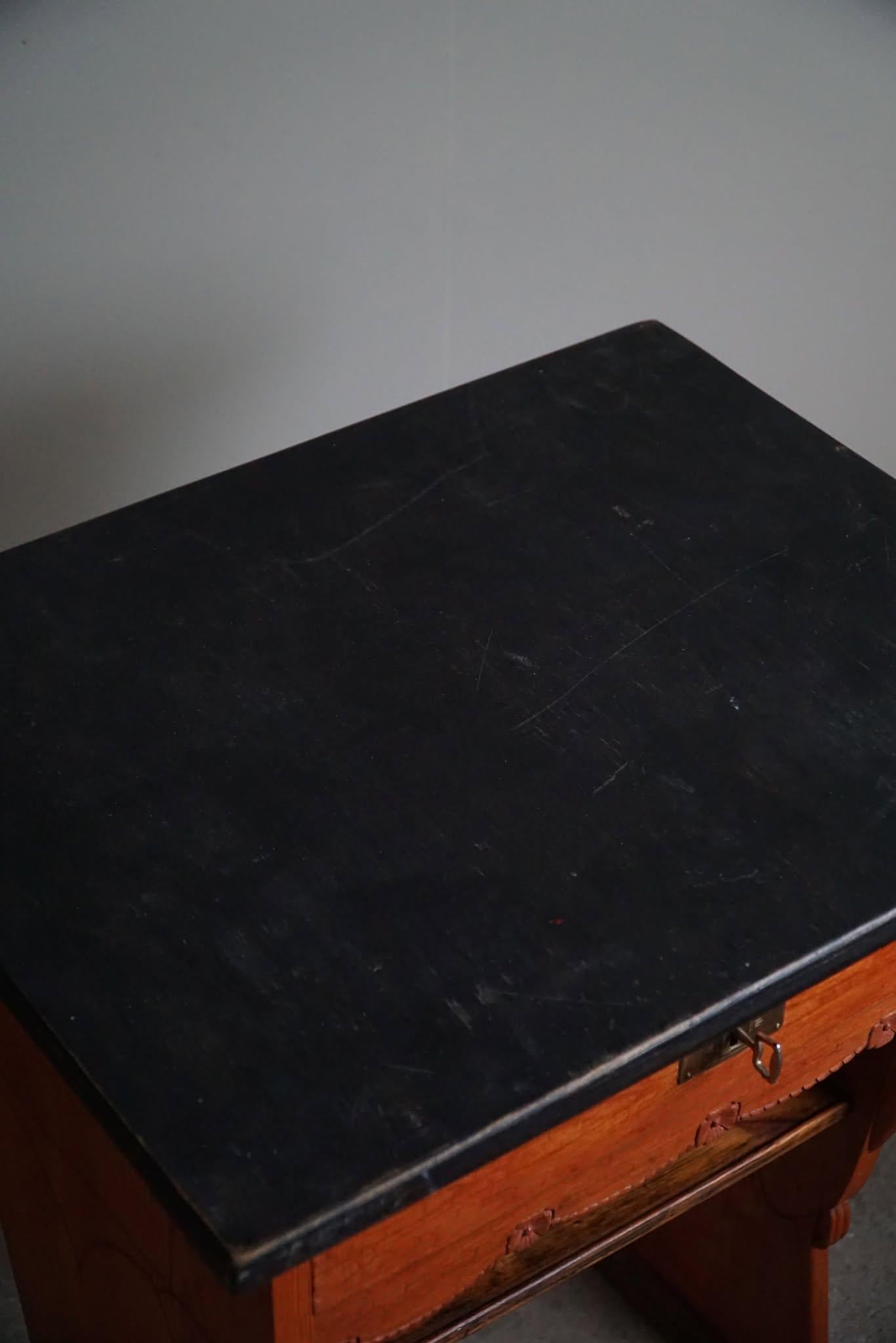 Bureau/table suédois du 19ème siècle de style gustavien en pin ancien, fabriqué à la main en vente 5