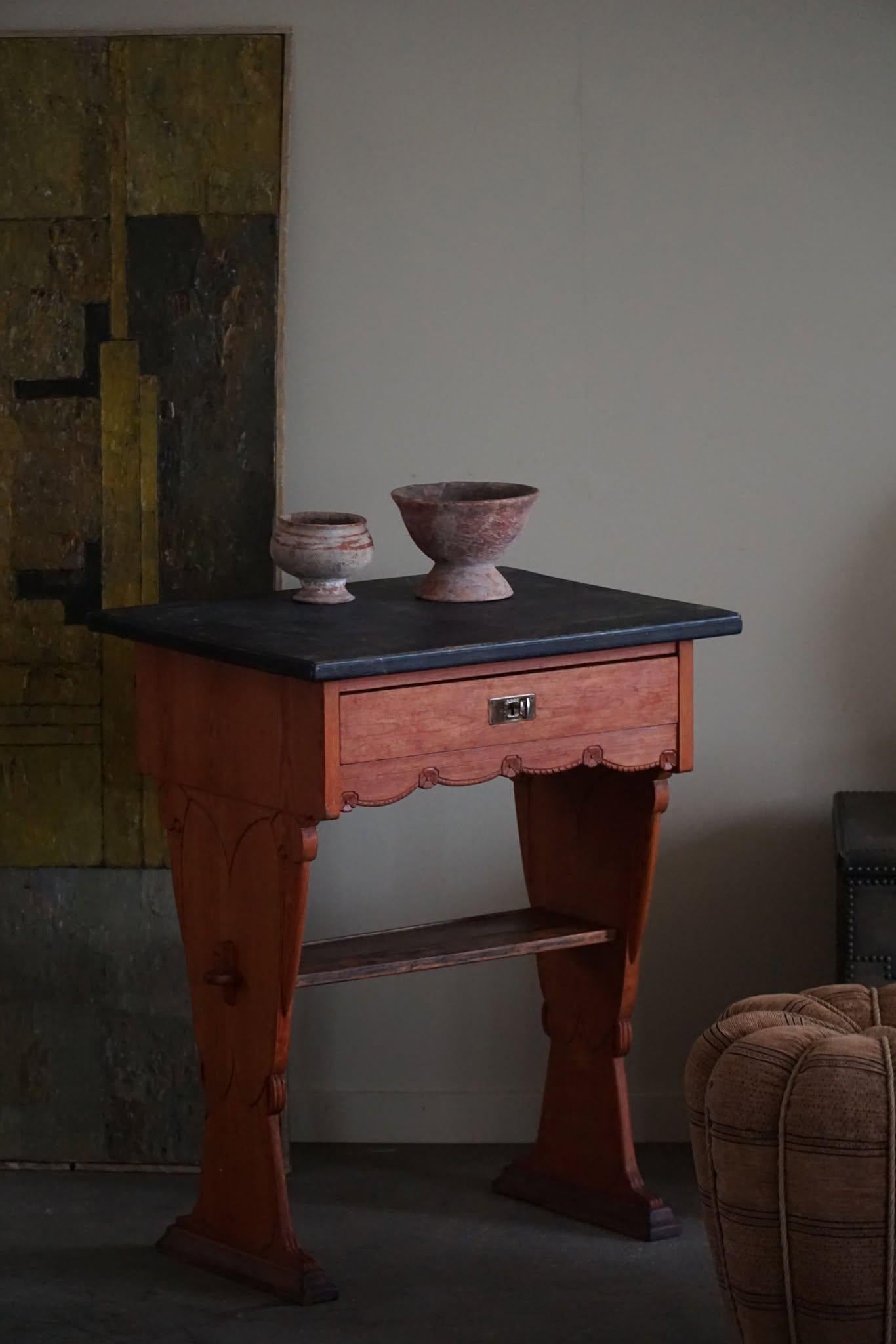 Romantique Bureau/table suédois du 19ème siècle de style gustavien en pin ancien, fabriqué à la main en vente