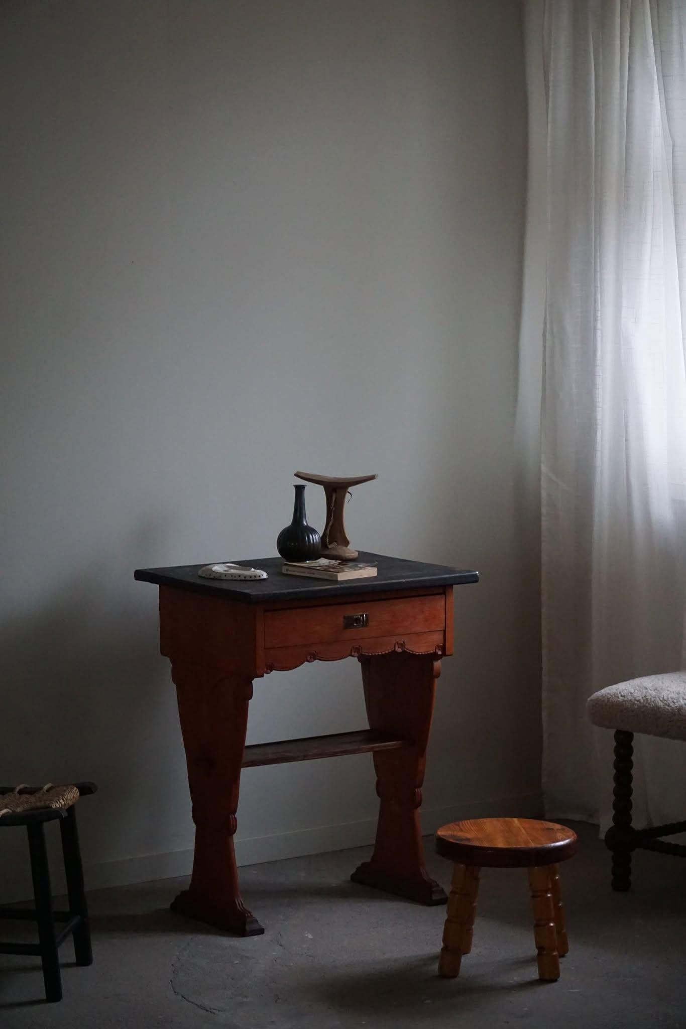 XIXe siècle Bureau/table suédois du 19ème siècle de style gustavien en pin ancien, fabriqué à la main en vente