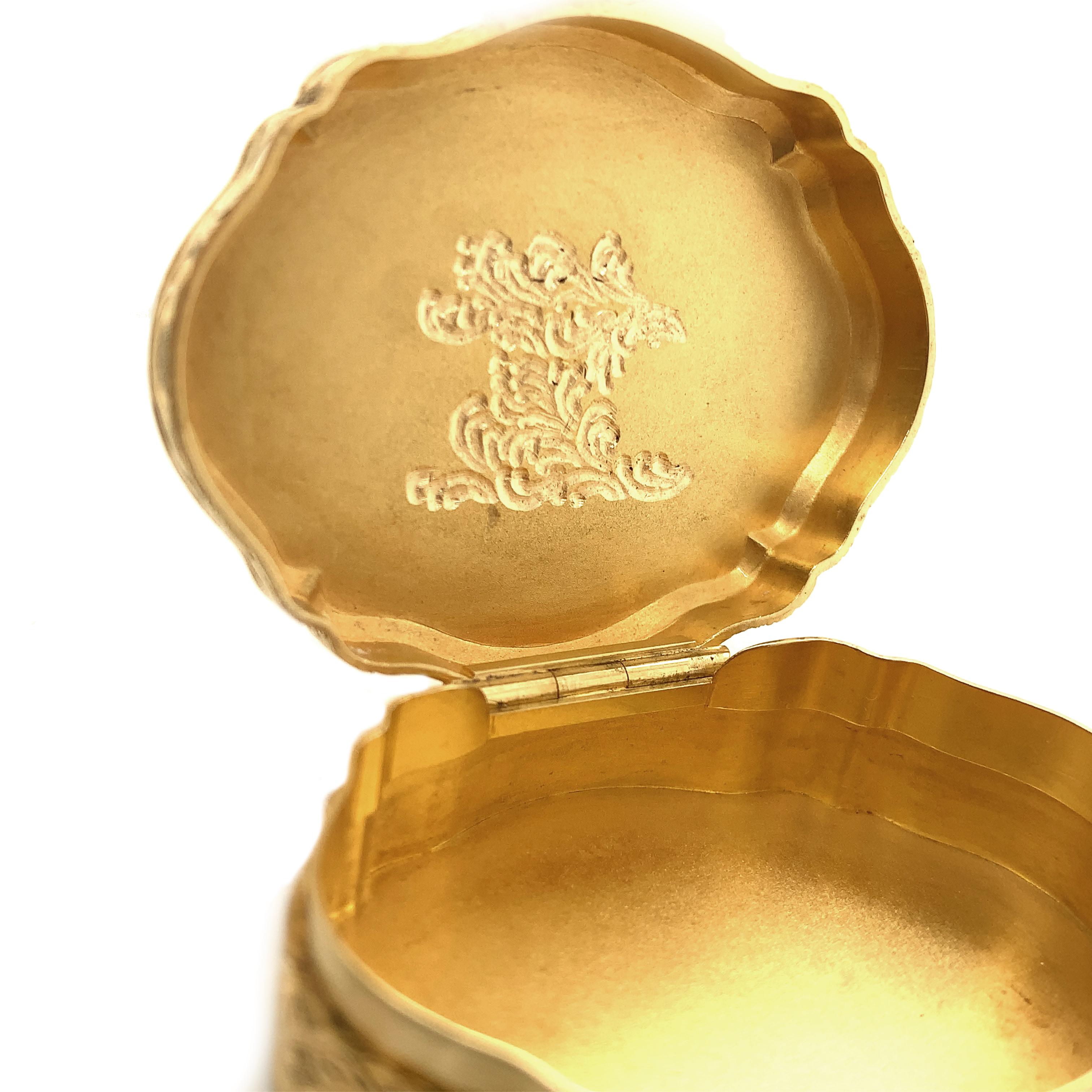 Antique Hand-Engraved Gold Pill Box For Sale 1