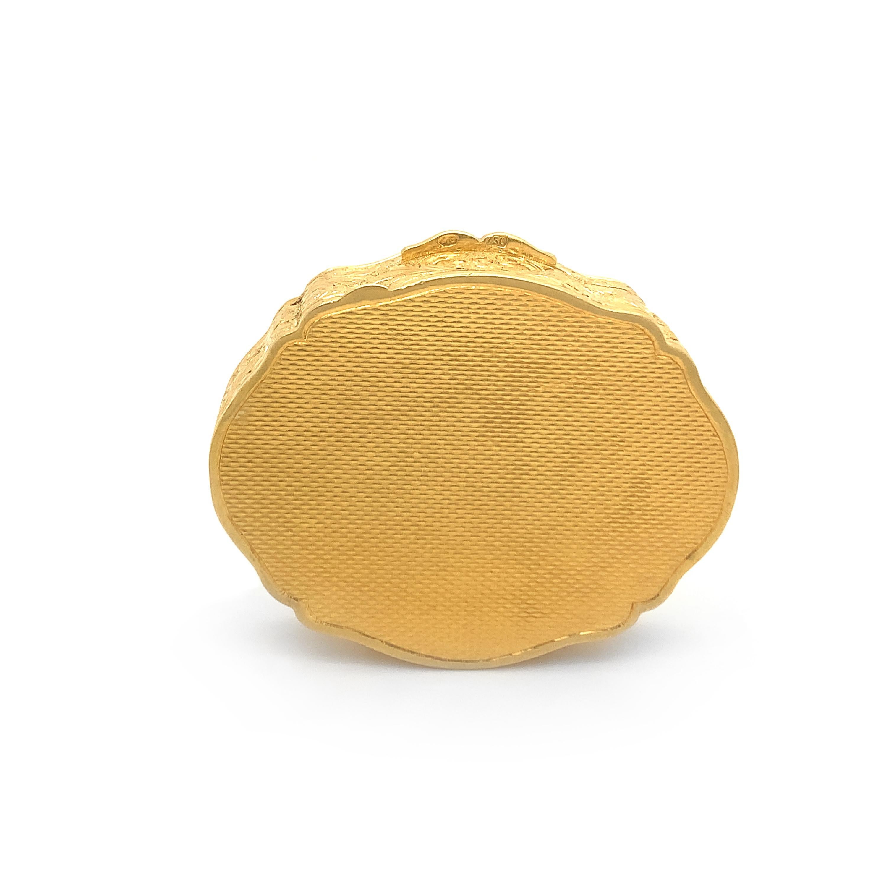 Pilulier antique en or gravé à la main en vente 5