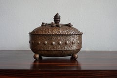 Caja multiusos antigua forjada a mano Arts & Crafts por Hugo Berger Goberg