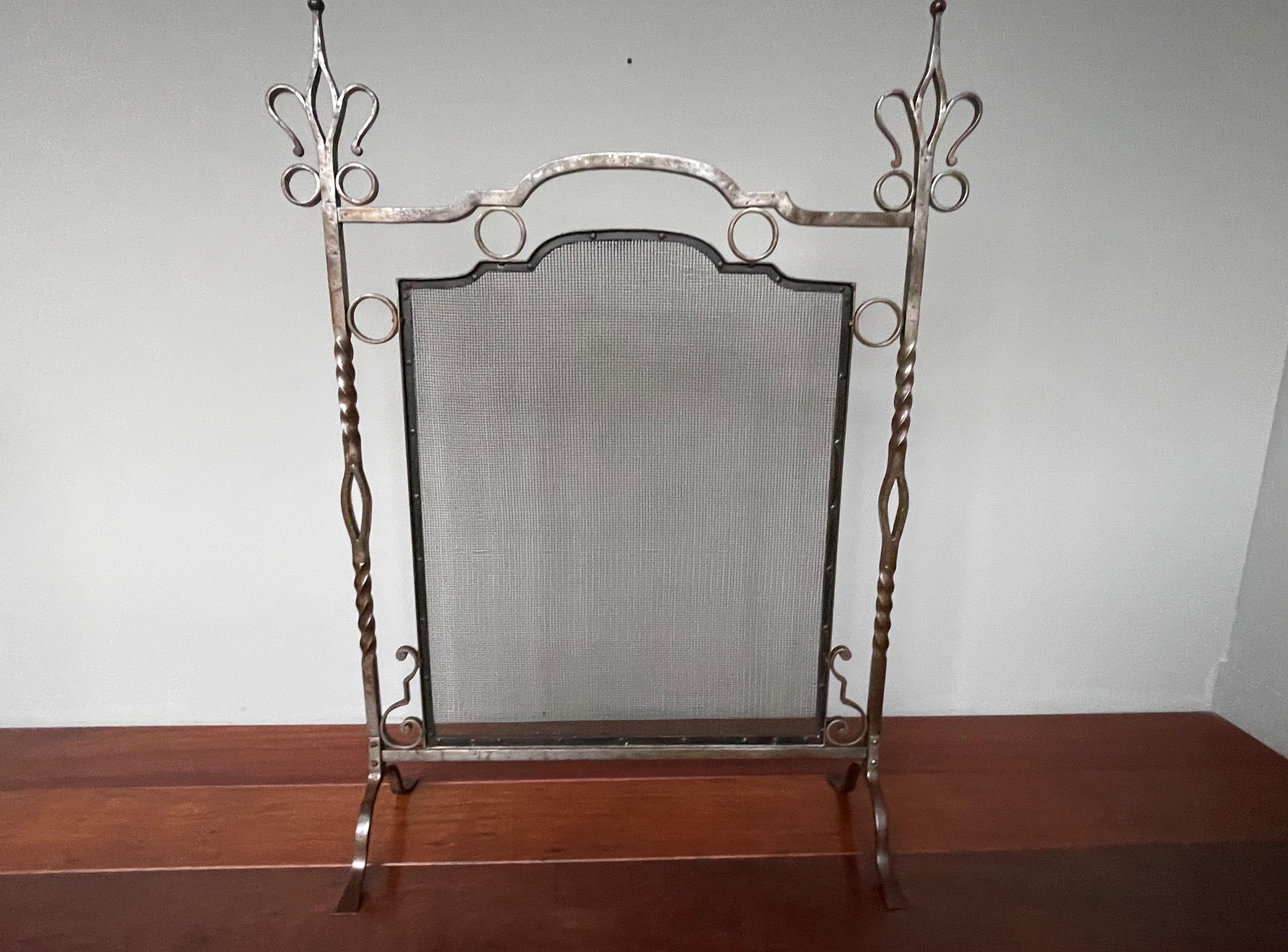 Antique Hand Forged Arts and Crafts Wrought Iron Firescreen w. Perfect Wire Mesh For Sale 4