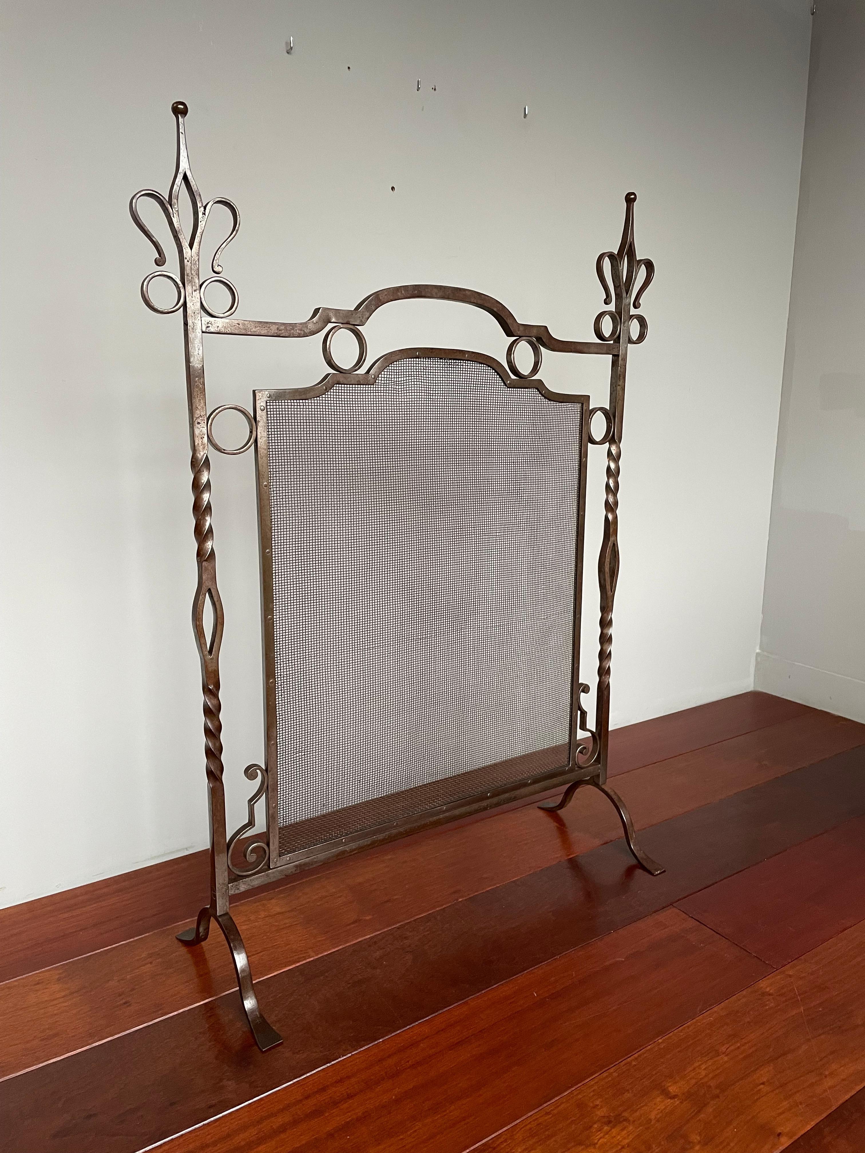Antique Hand Forged Arts and Crafts Wrought Iron Firescreen w. Perfect Wire Mesh For Sale 13