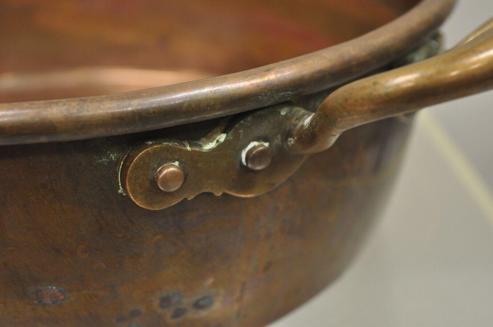 Antique Hand Forged Copper Cauldron Pot Twin Handles In Good Condition For Sale In Philadelphia, PA