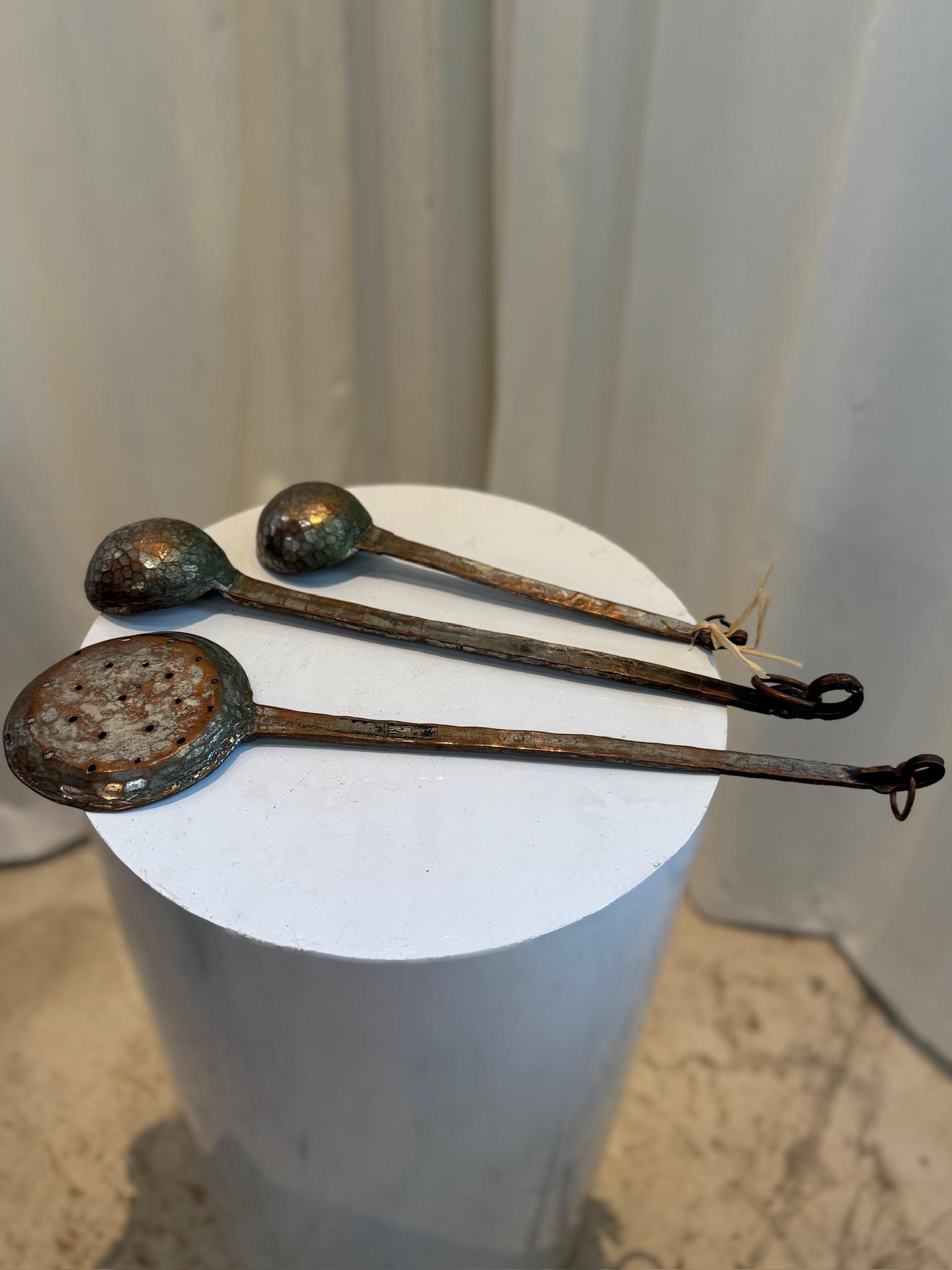 Antique Hand-Forged Iron Cooking Ladles – Set of Three Rustic Kitchen Utensils In Good Condition For Sale In West Hollywood, CA