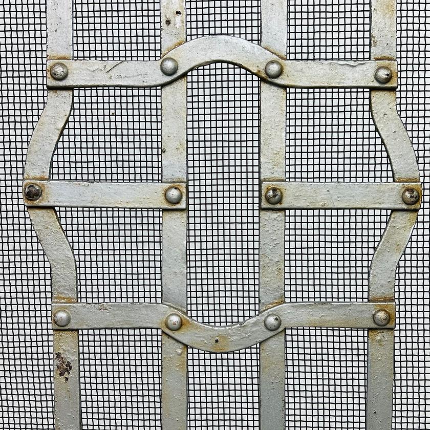 Antique Hand Forged Iron Fireplace Screen In Good Condition For Sale In Dallas, TX
