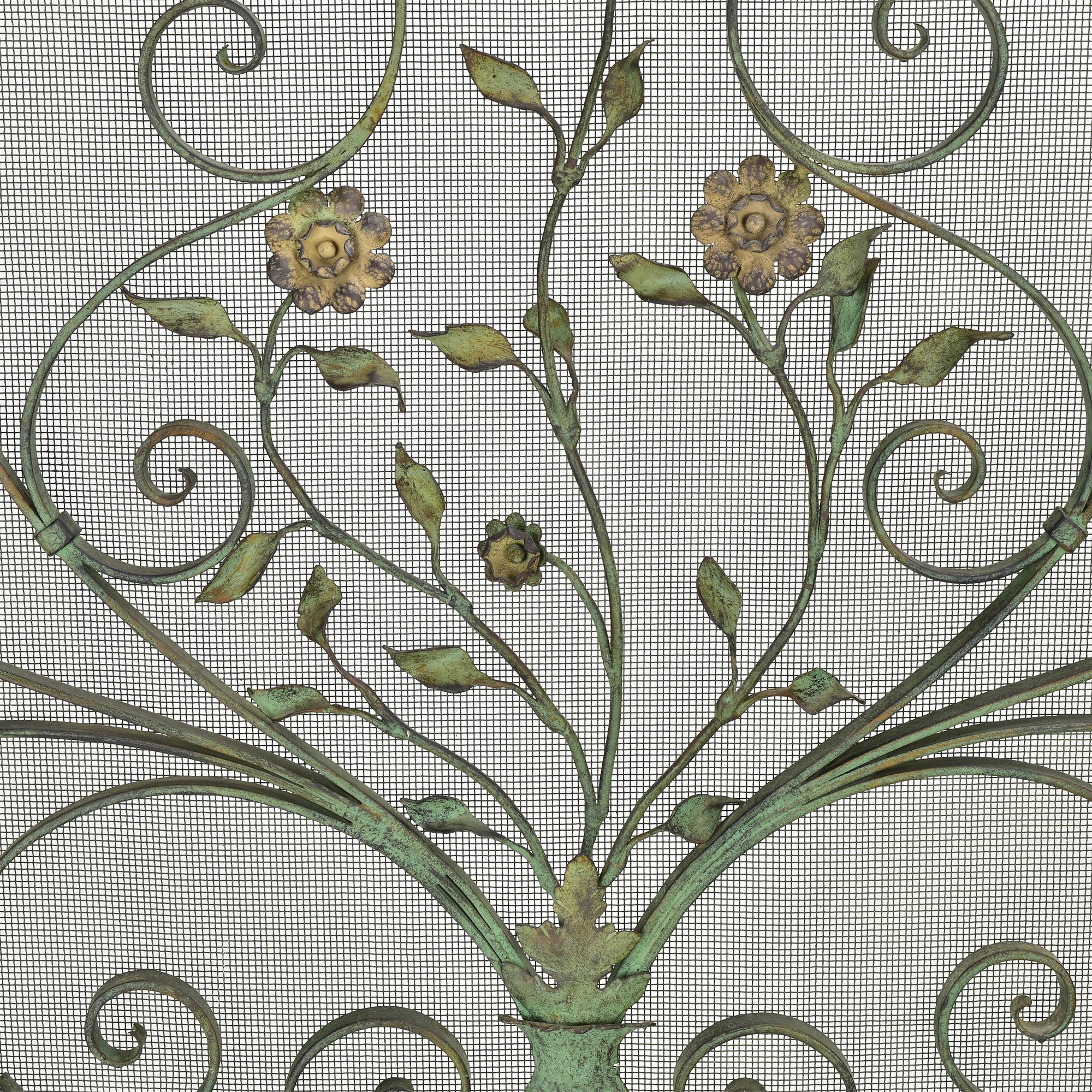 Edoardiano Antique Hand-Forged Verdigris Iron Fire Screen with Floral Scrollwork in vendita
