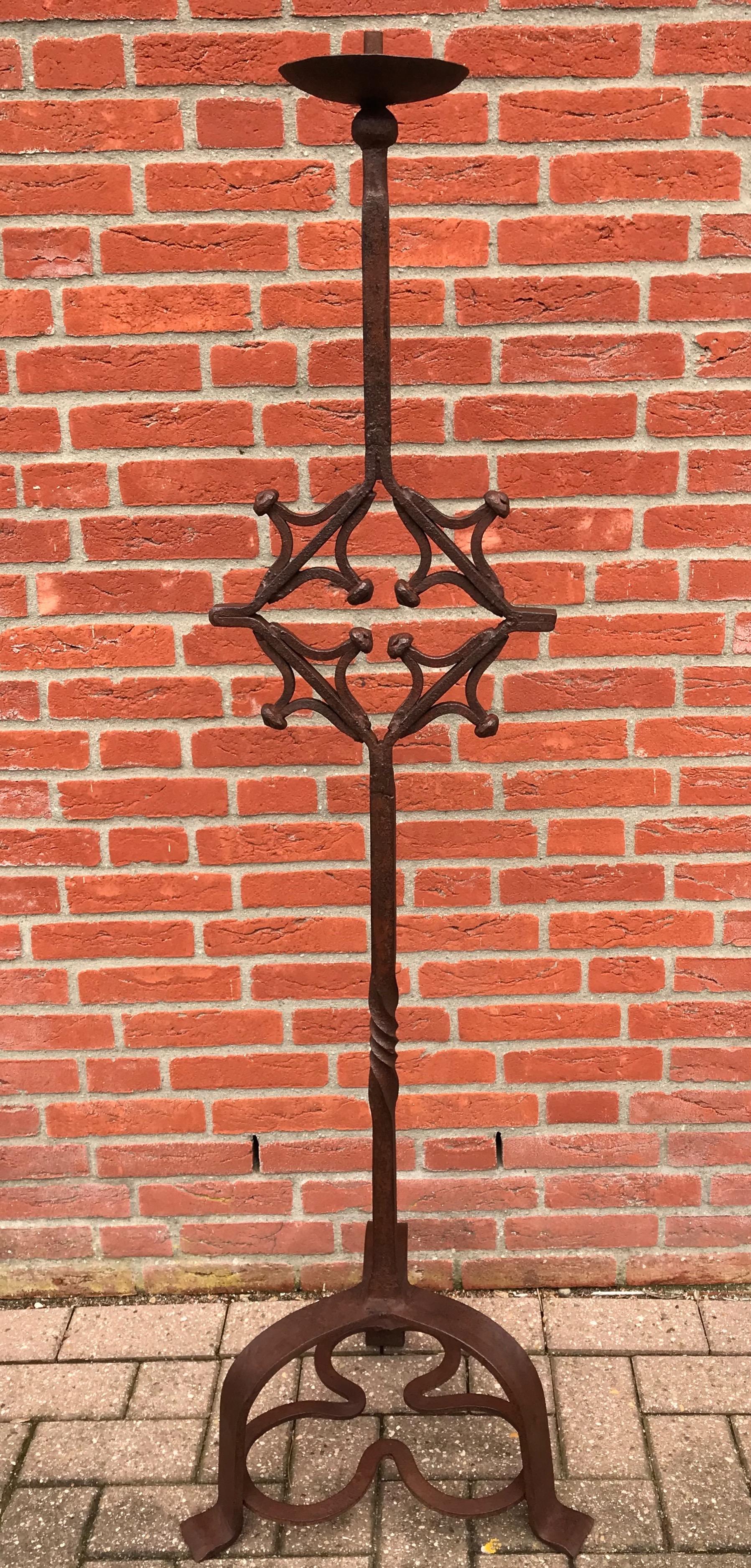 Hand forged Gothic floor-lamp.

If you appreciate the Gothic style as much as we do then you could be the next custodian of this amazing and all handcrafted floor lamp. A highly skilled artisan around the turn of the century has spent many hours