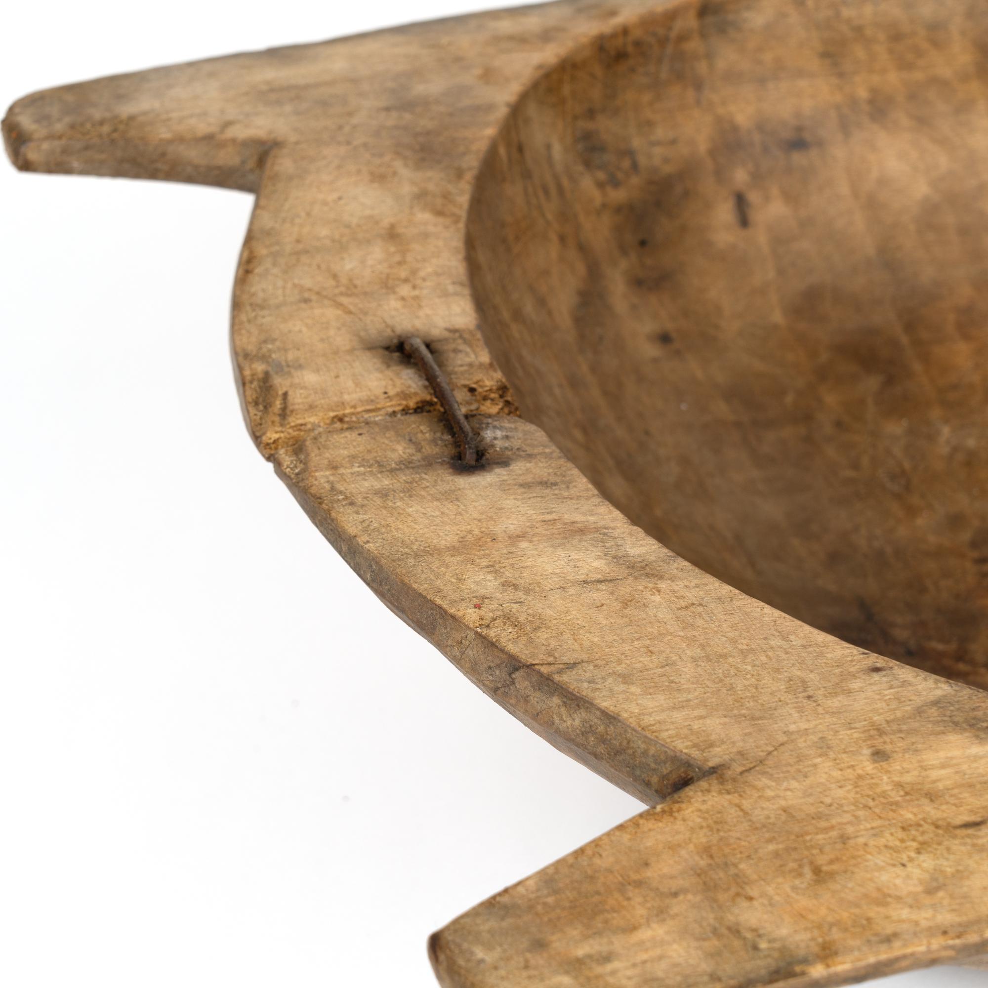 Ancien bol à pâte en bois taillé à la main, Hongrie vers 1900 Bon état - En vente à Round Top, TX